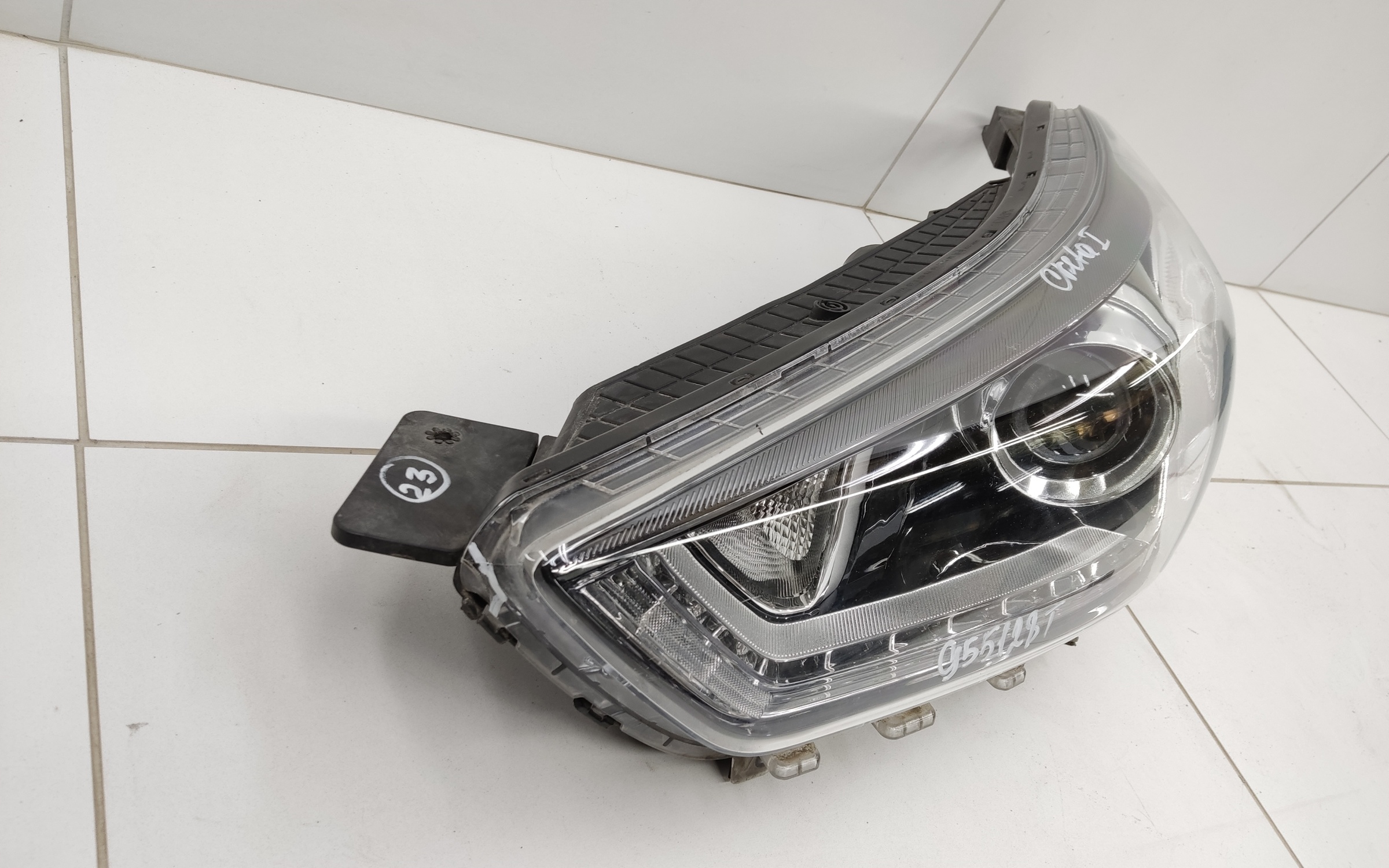 Фара передняя левая Hyundai Creta 1 галоген линза ДХО черная