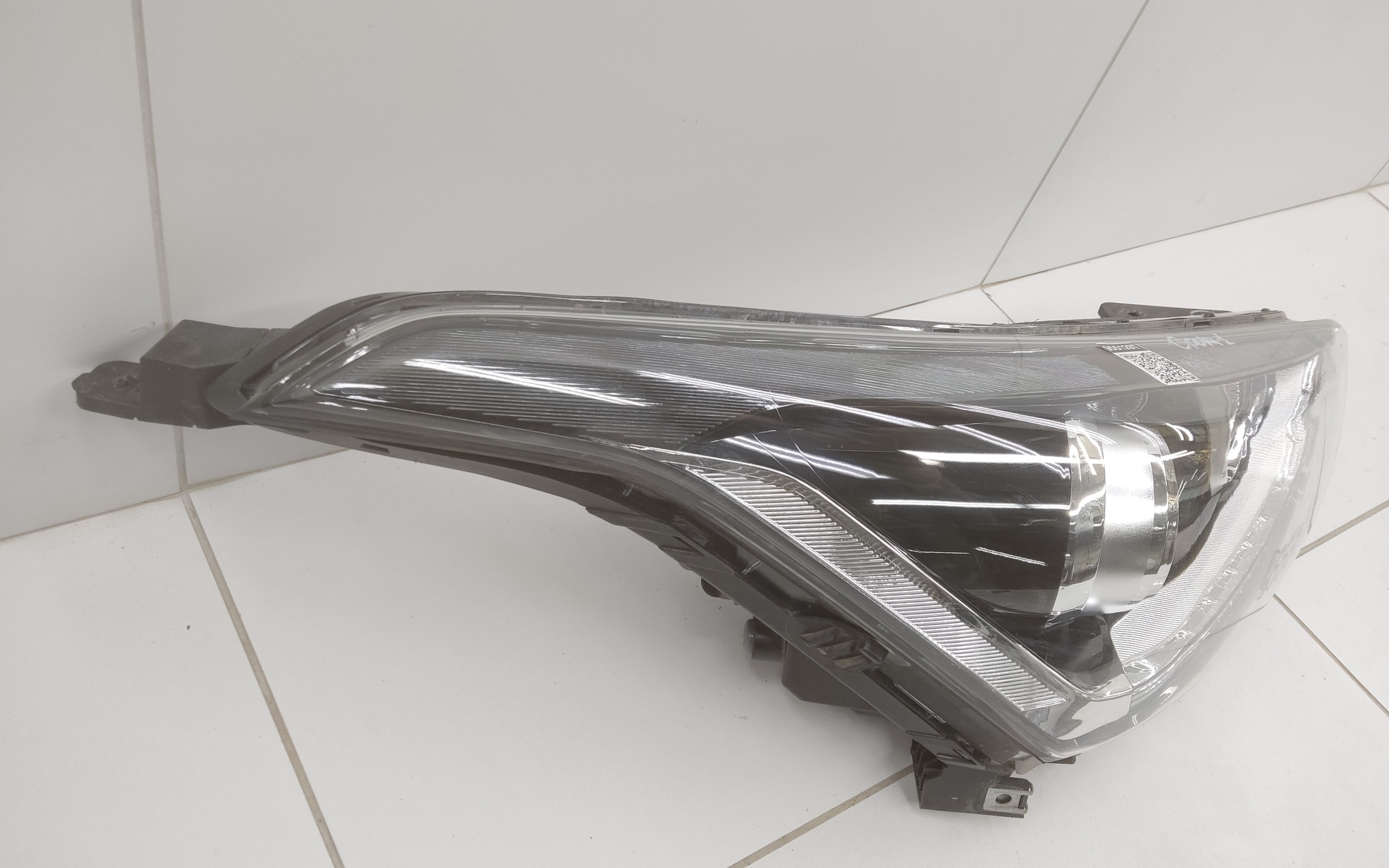 Фара передняя правая Hyundai Creta 1 линза с ДХО черная