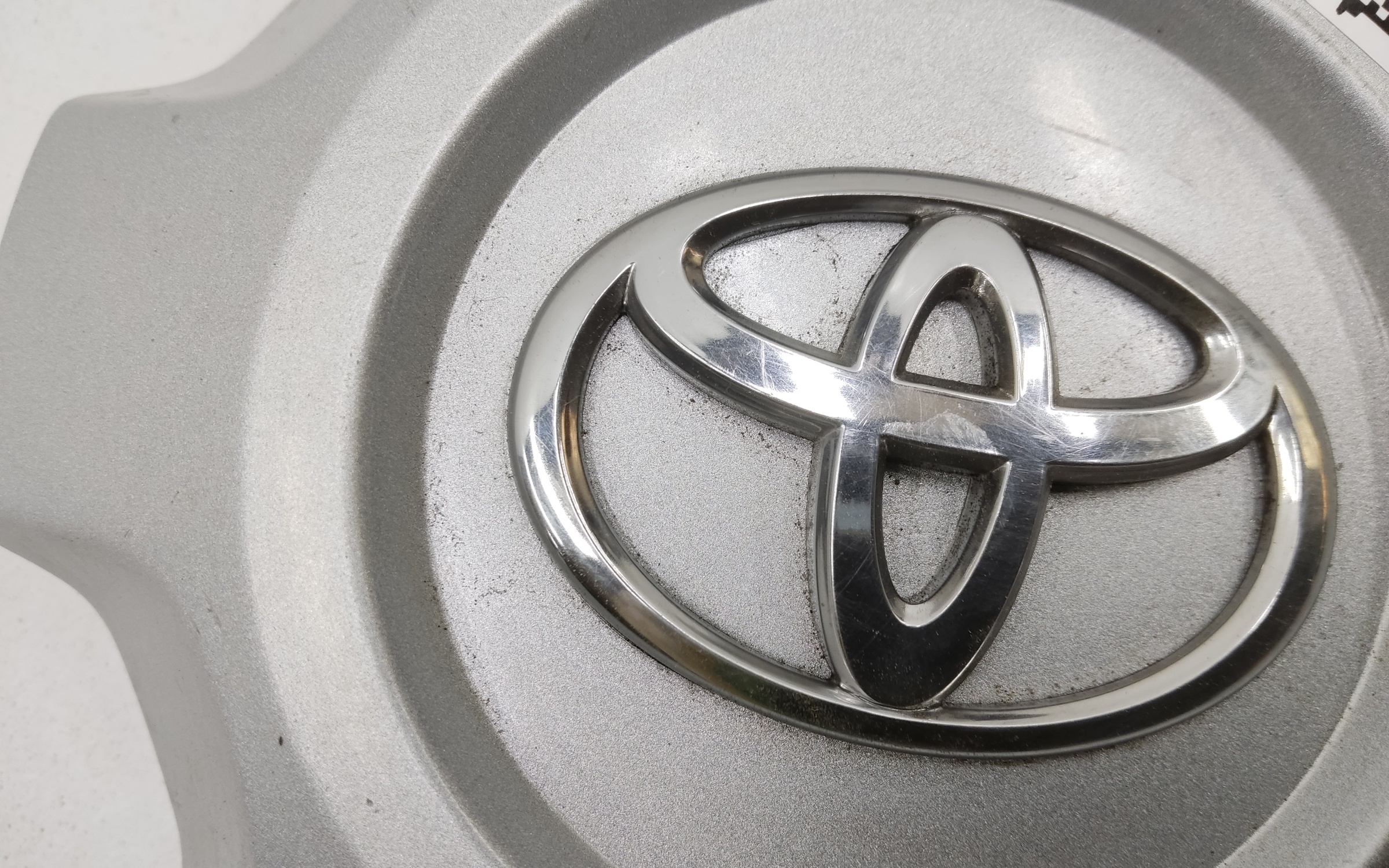 Колпачок ступицы литого диска Toyota Land Cruiser Prado 150 Restail