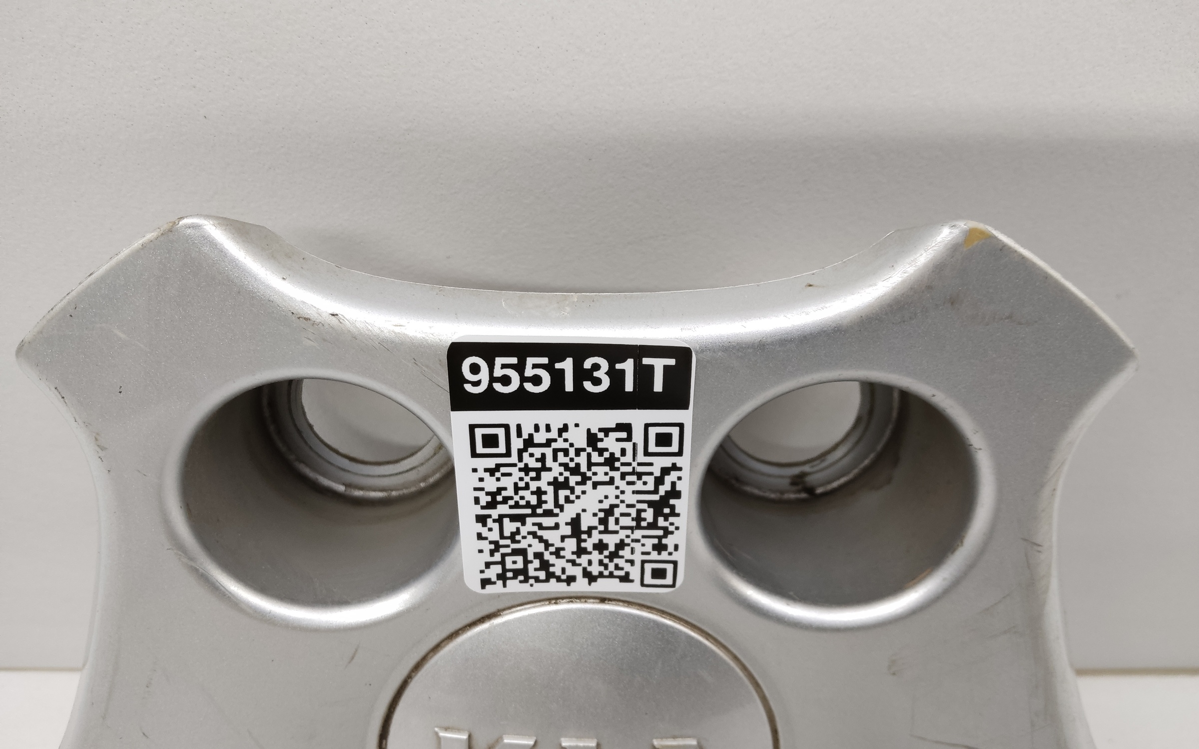 Колпачок ступицы литого диска Kia Soul 2 R16