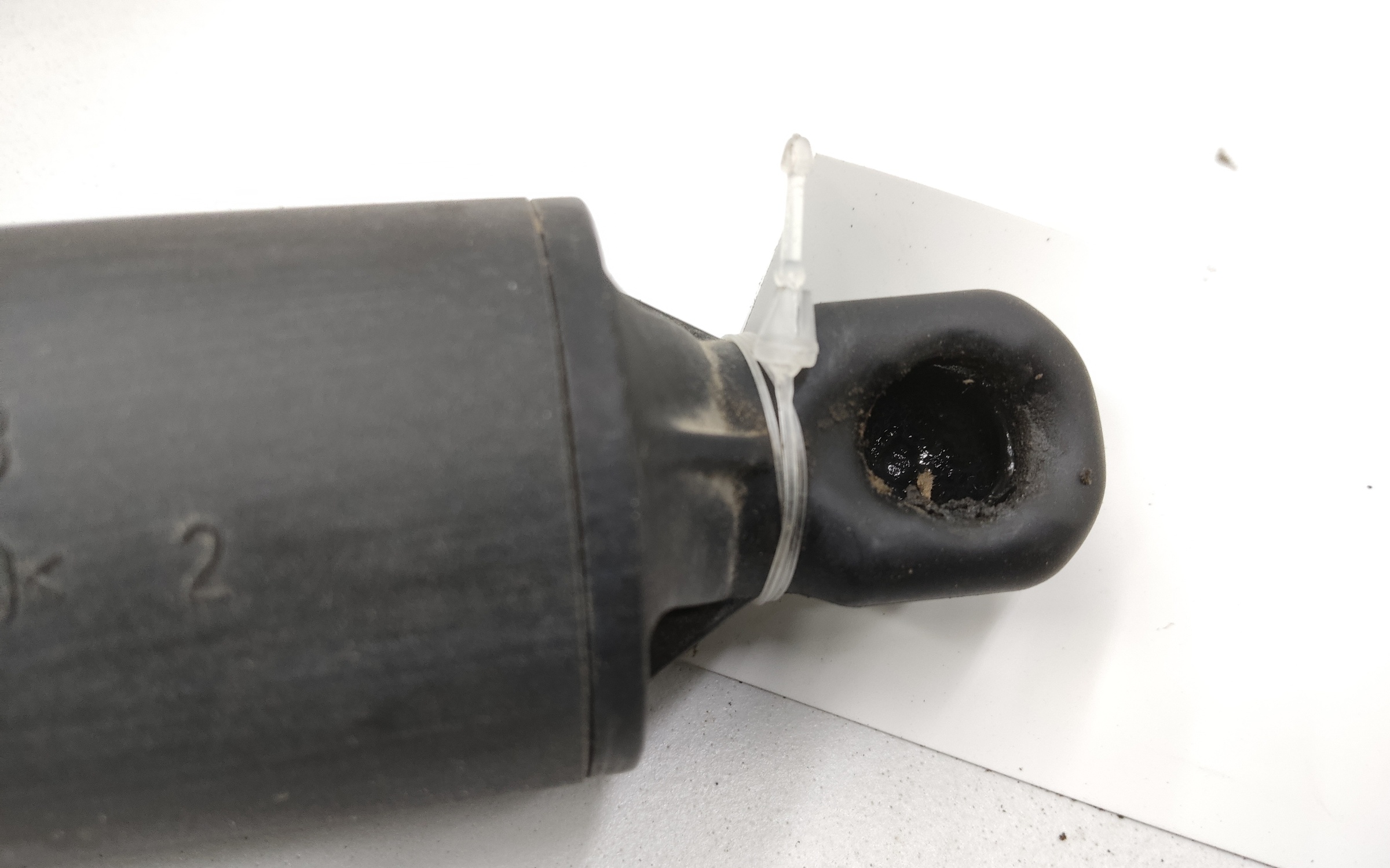 Амортизатор крышки багажника правый Chery Tiggo 7 Pro