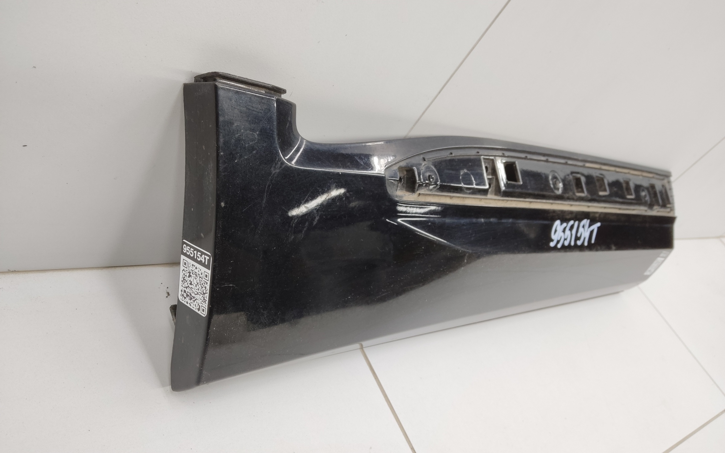 Накладка двери задней правой Geely Tugella 1