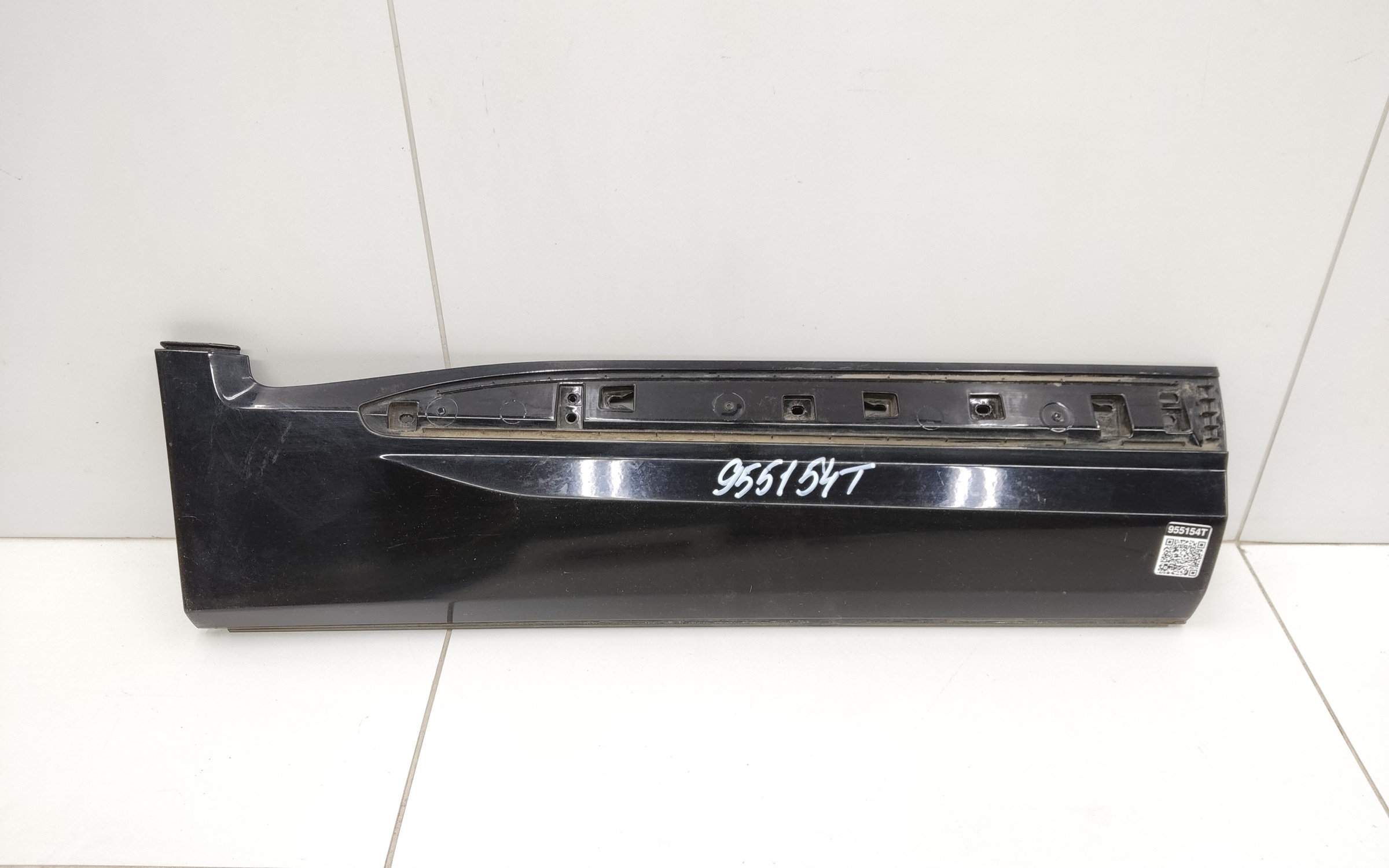 Накладка двери задней правой Geely Tugella 1