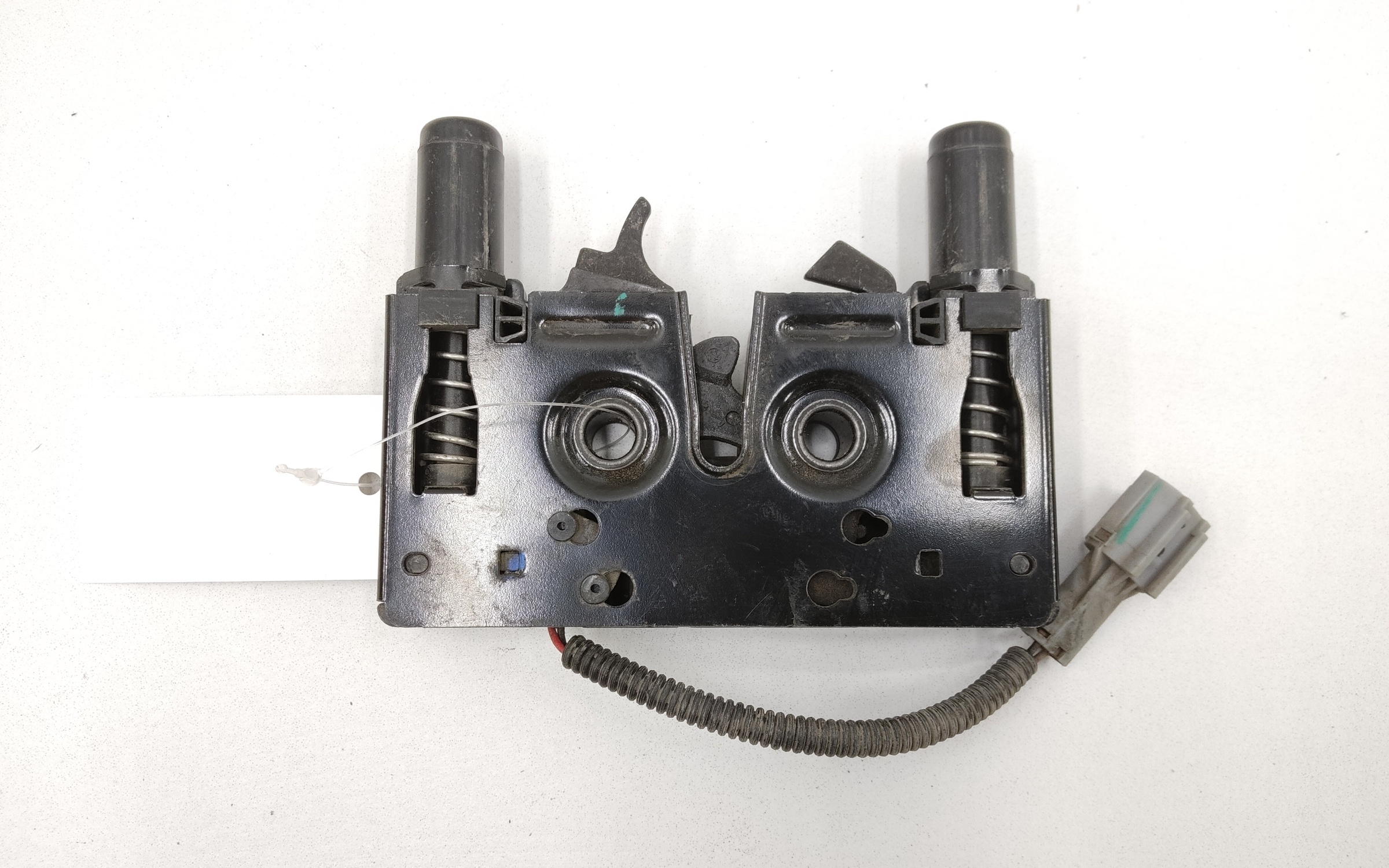 Замок капота Geely Monjaro