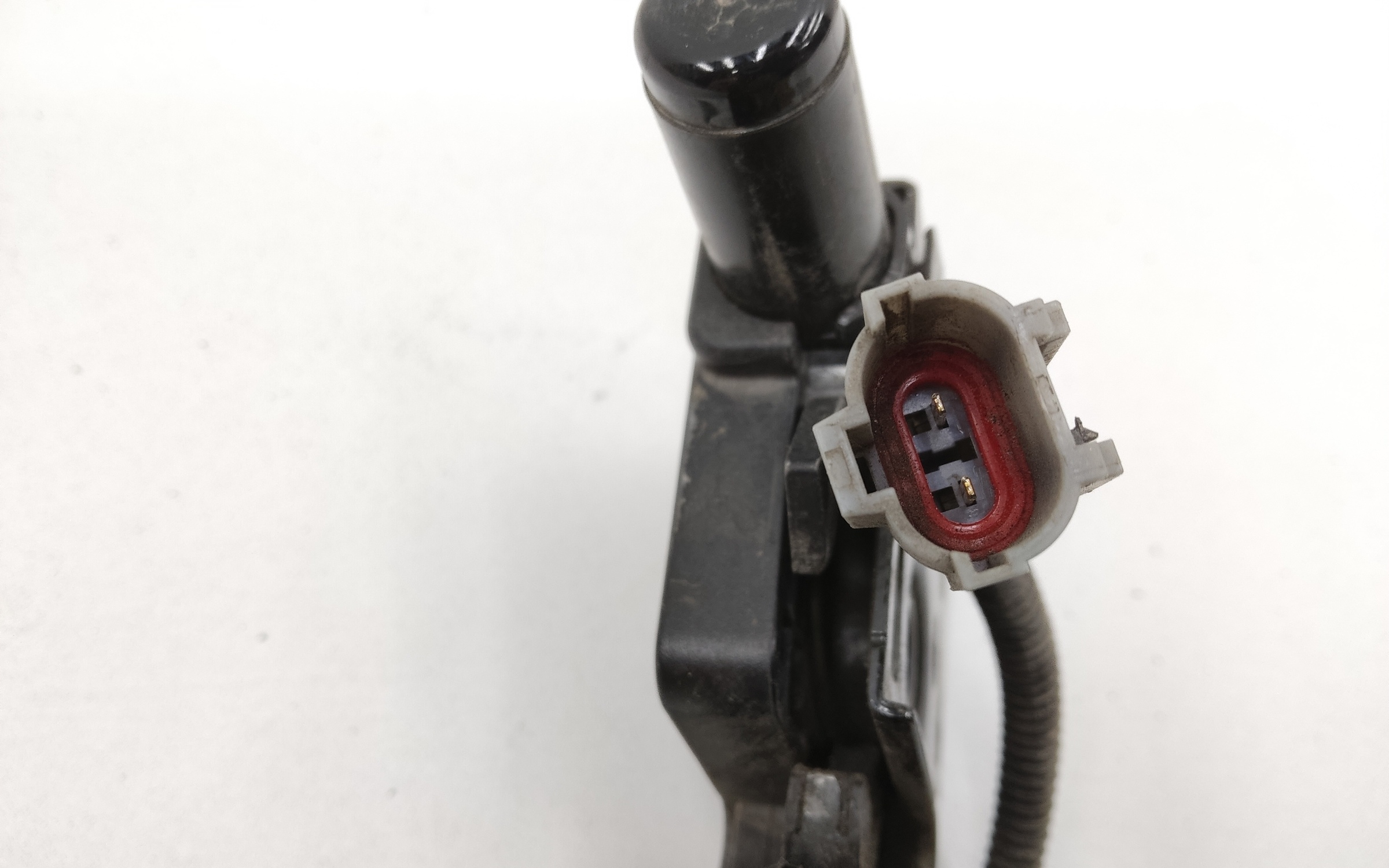 Замок капота Geely Monjaro