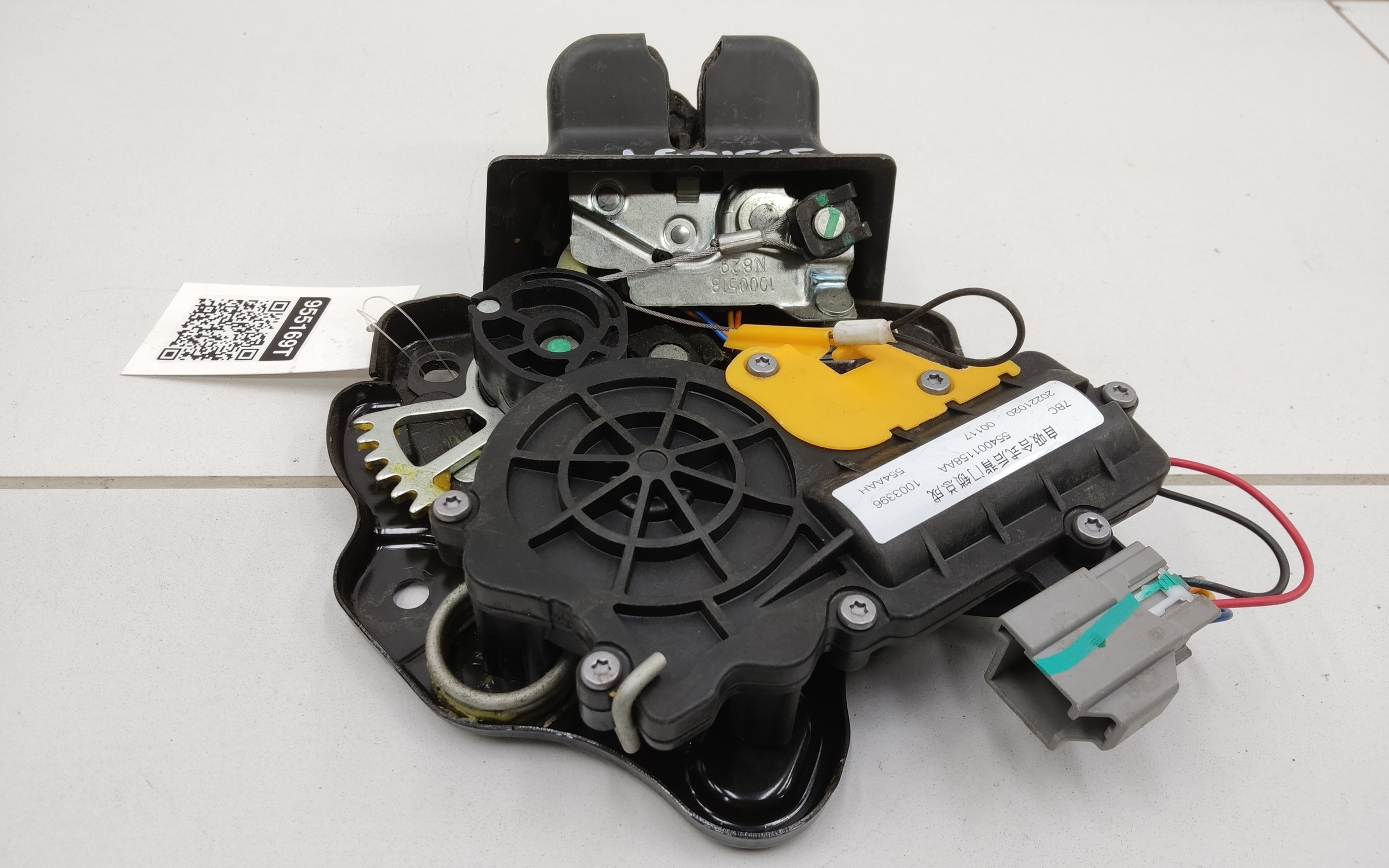 Замок крышки багажника Exeed TXL