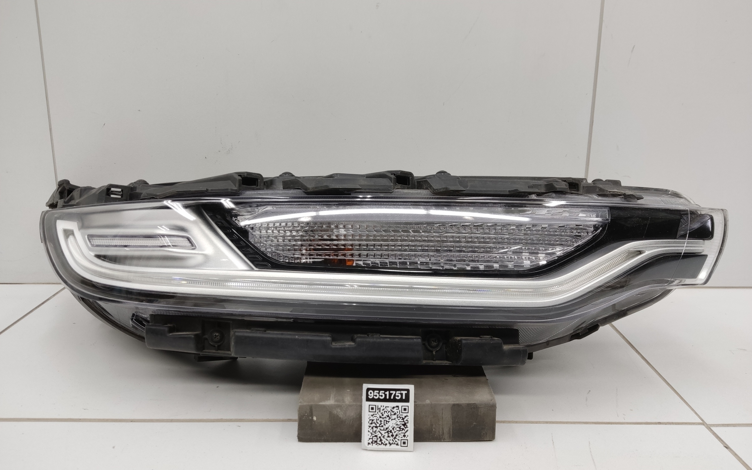 Фара передняя правая верхняя Kia Soul 3 галоген