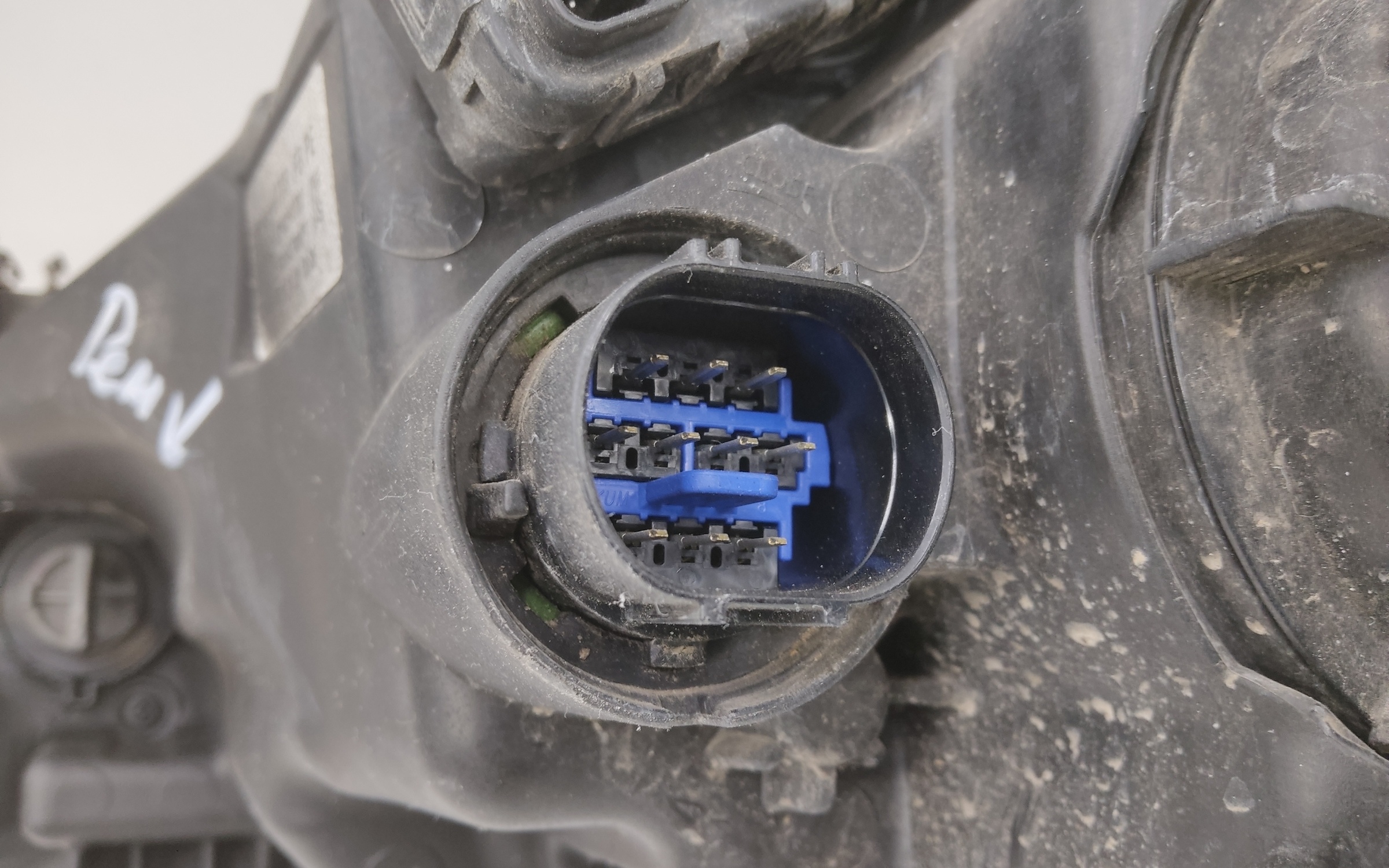 Фара передняя правая Kia Rio 4 Restail LED