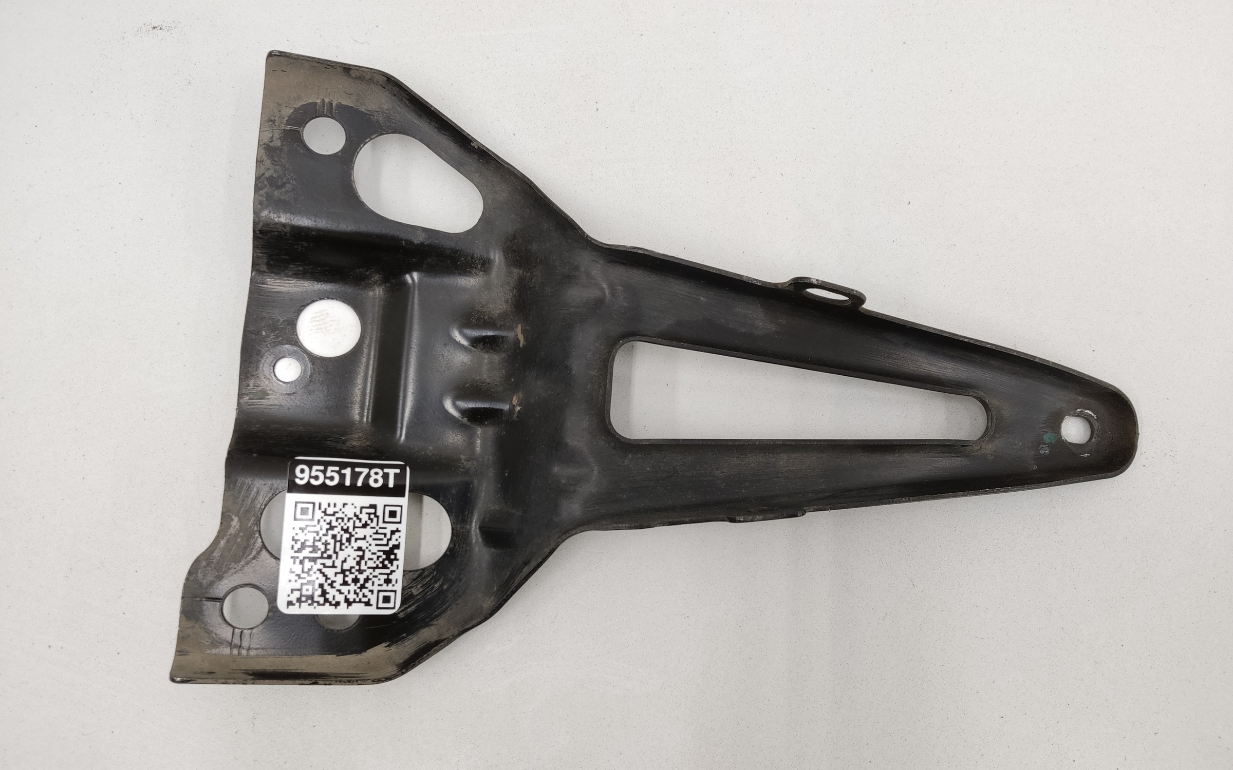 Кронштейн замка капота Geely Coolray