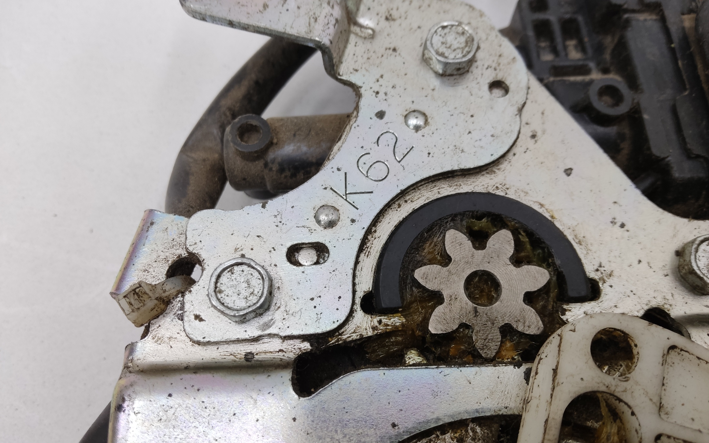 Замок крышки багажника Honda Pilot 2  6 контактов