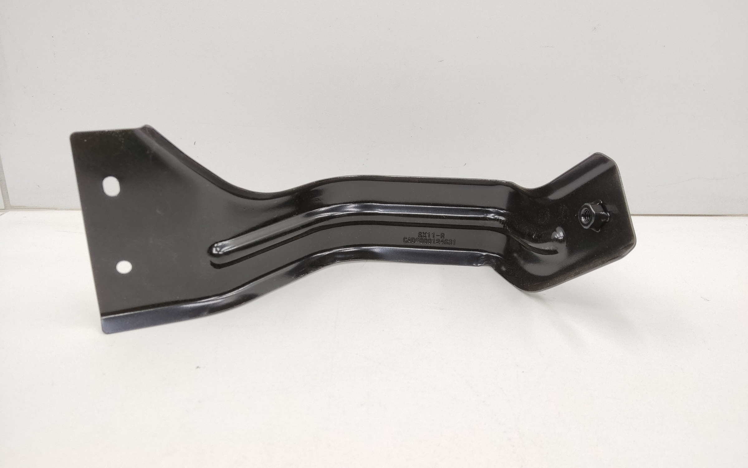 Кронштейн заднего бампера правый нижний Geely Coolray