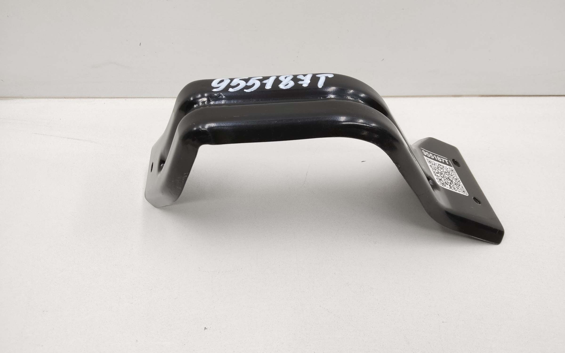 Кронштейн заднего бампера правый нижний Geely Coolray