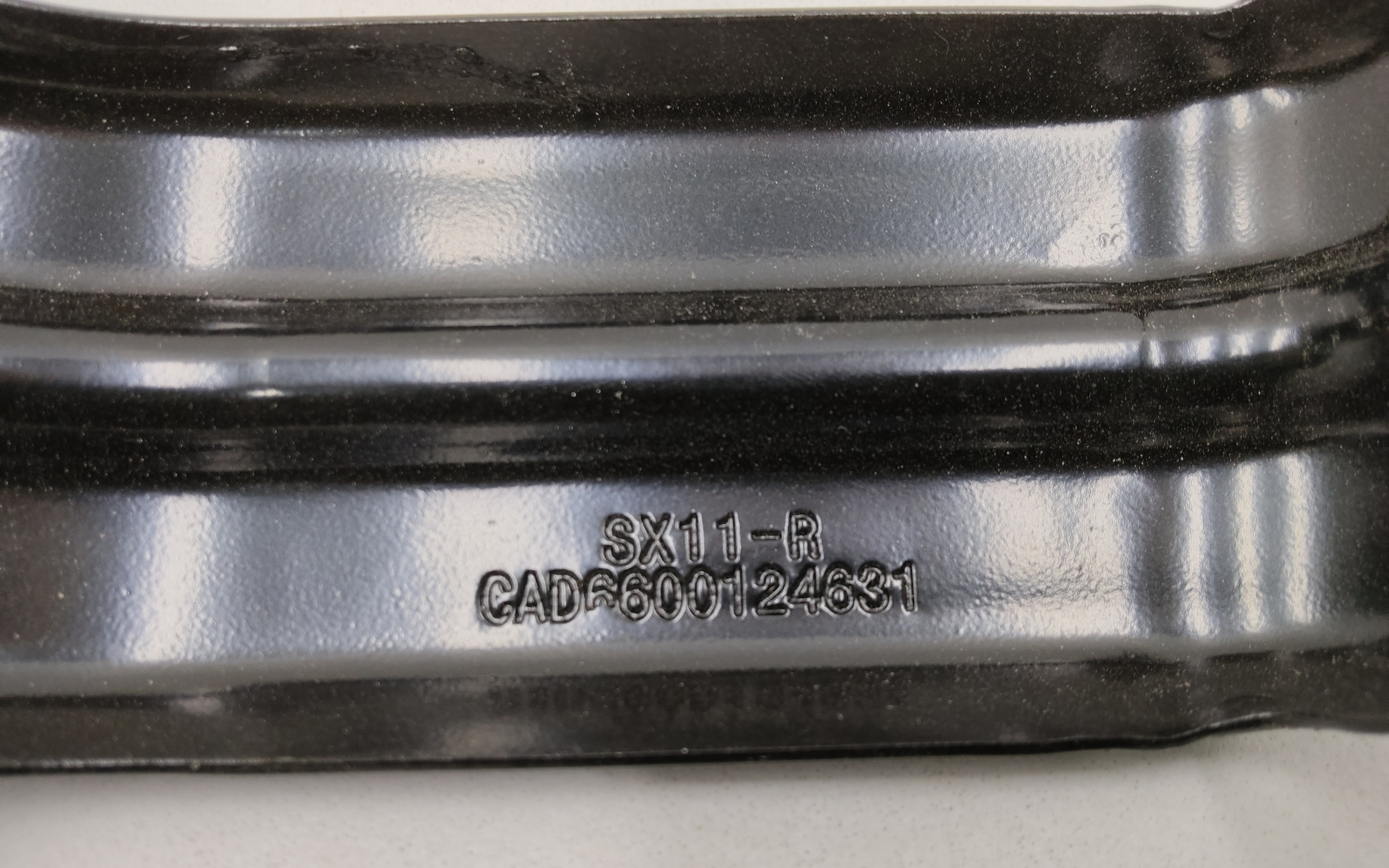 Кронштейн заднего бампера правый нижний Geely Coolray