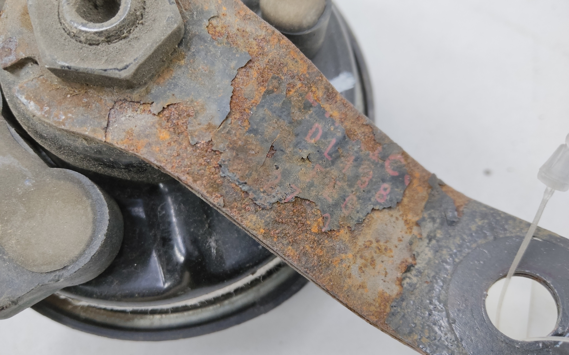 Звуковой сигнал высокий тон Geely Coolray