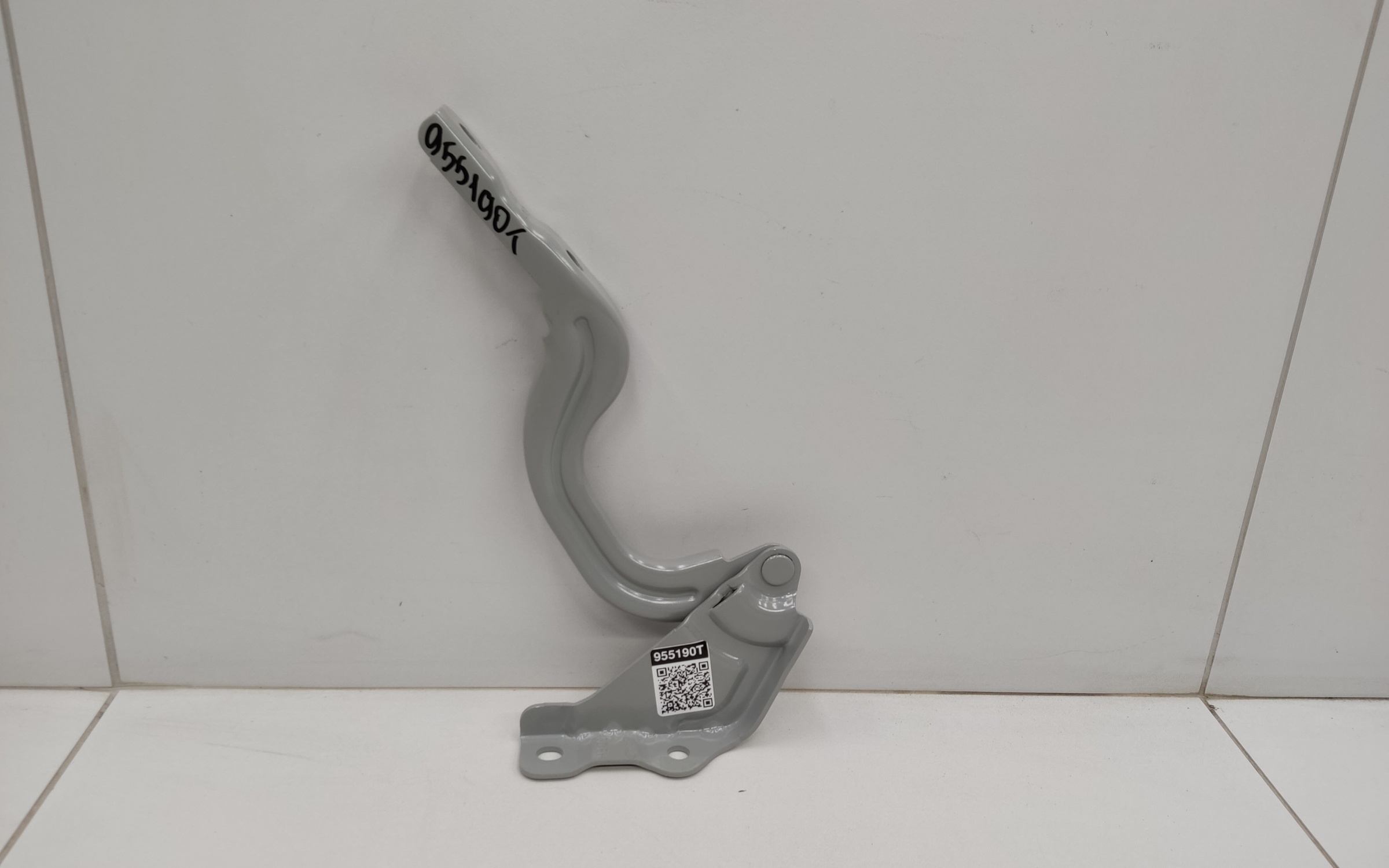 Петля капота правая Kia Ceed 3