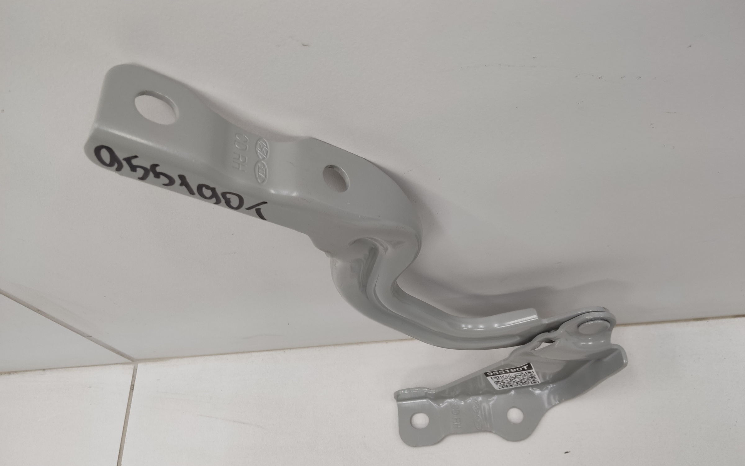 Петля капота правая Kia Ceed 3