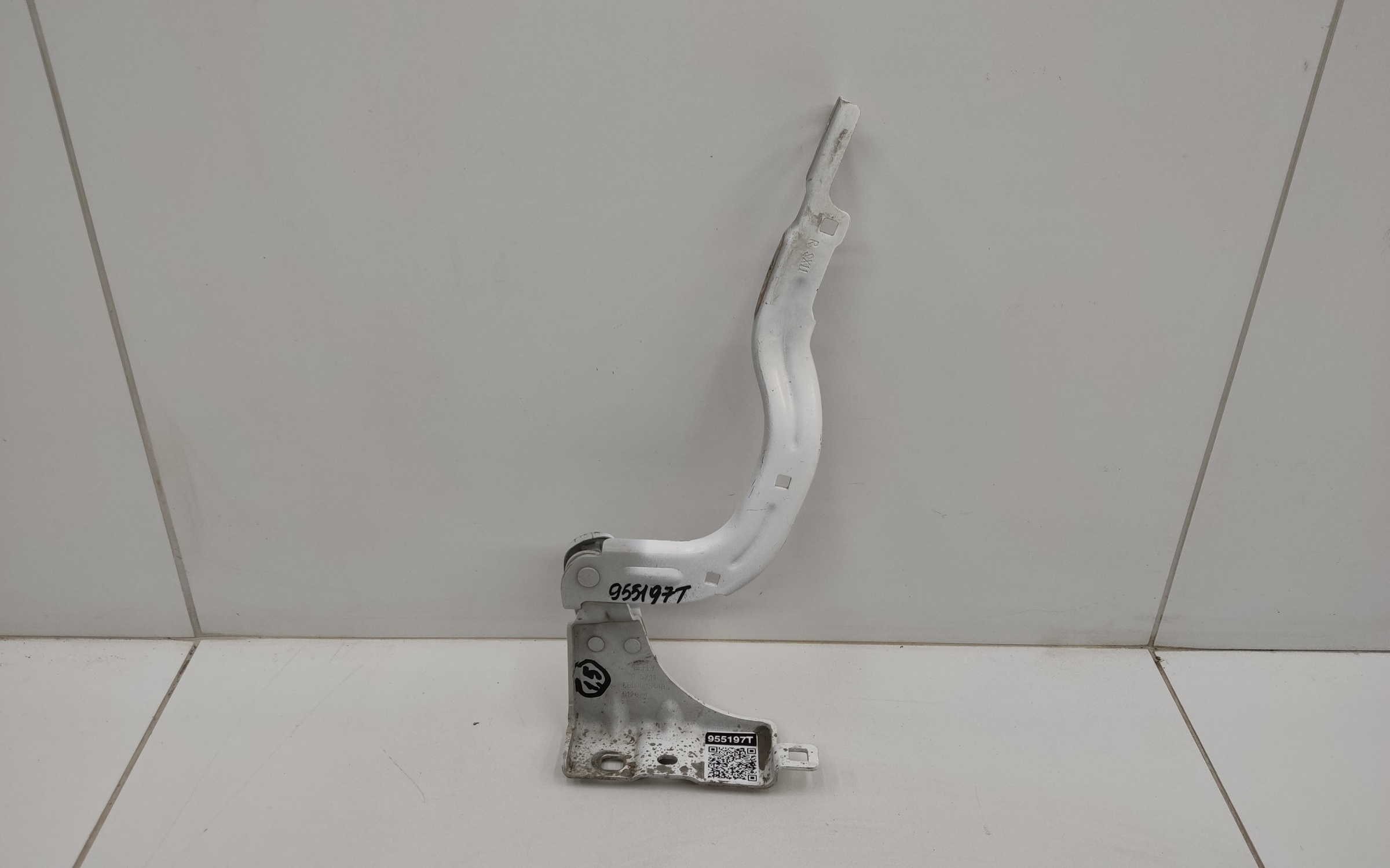 Петля капота правая Geely Coolray