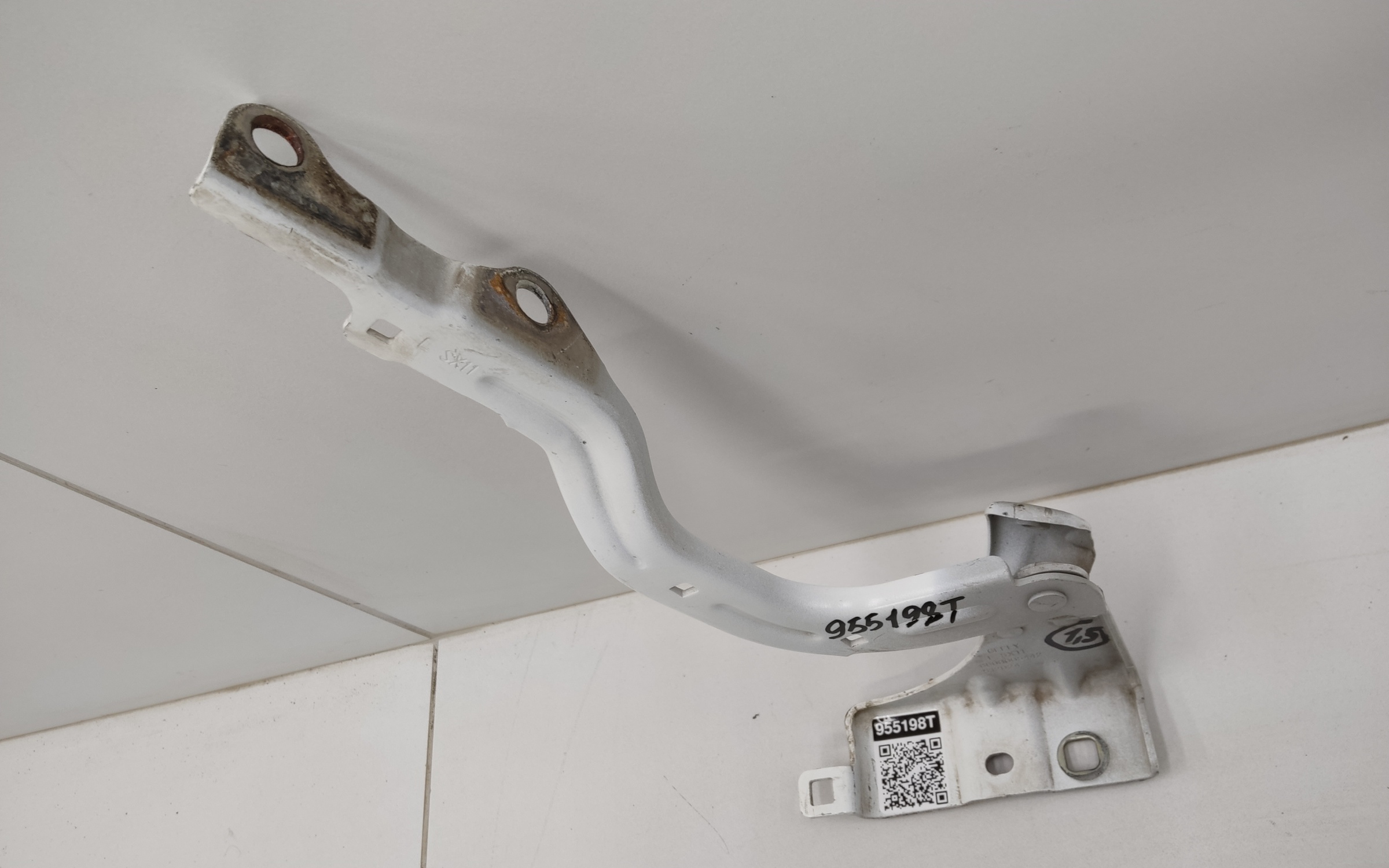 Петля капота левая Geely Coolray