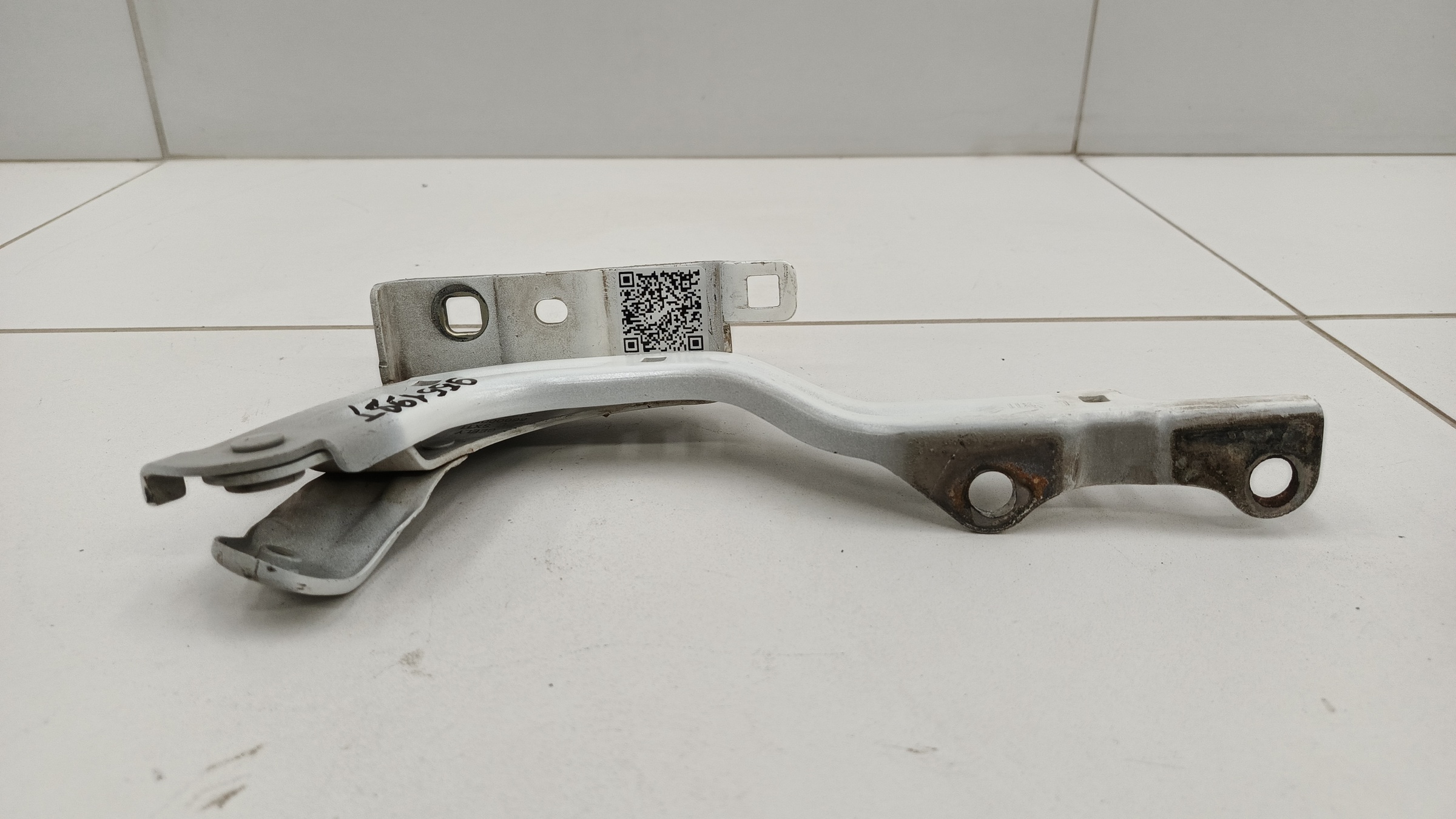 Петля капота левая Geely Coolray