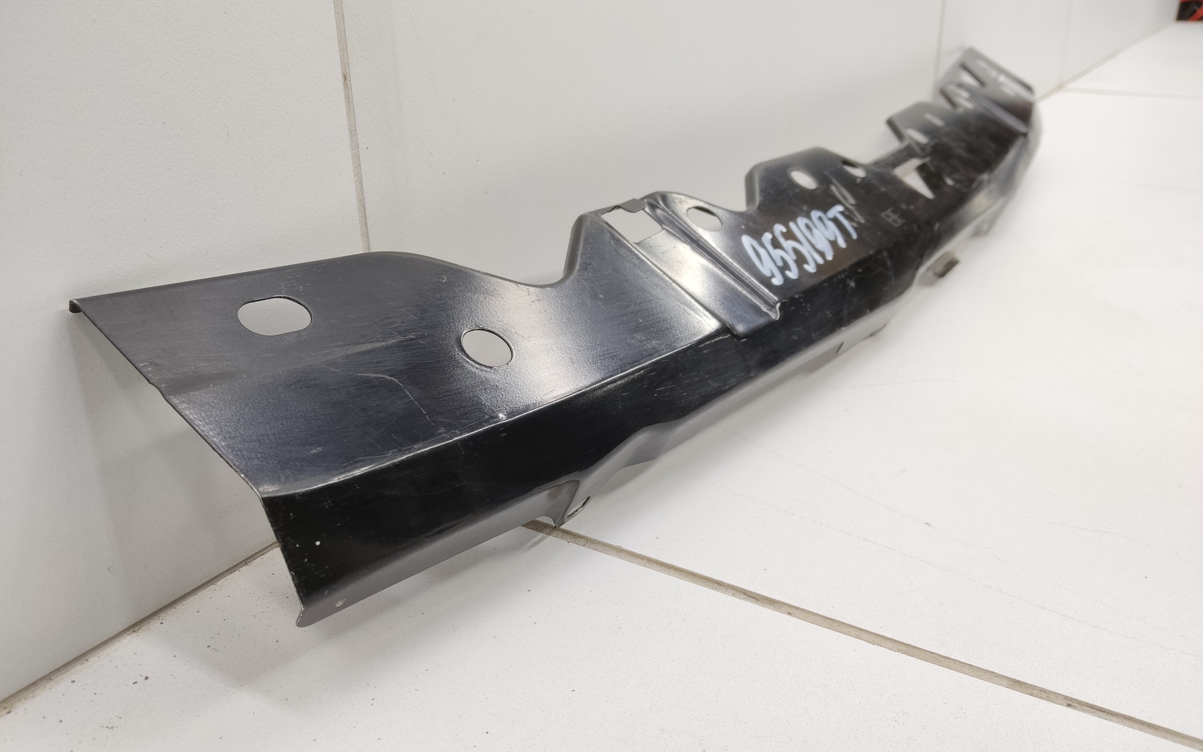 Усилитель переднего бампера верхний Subaru Outback 5