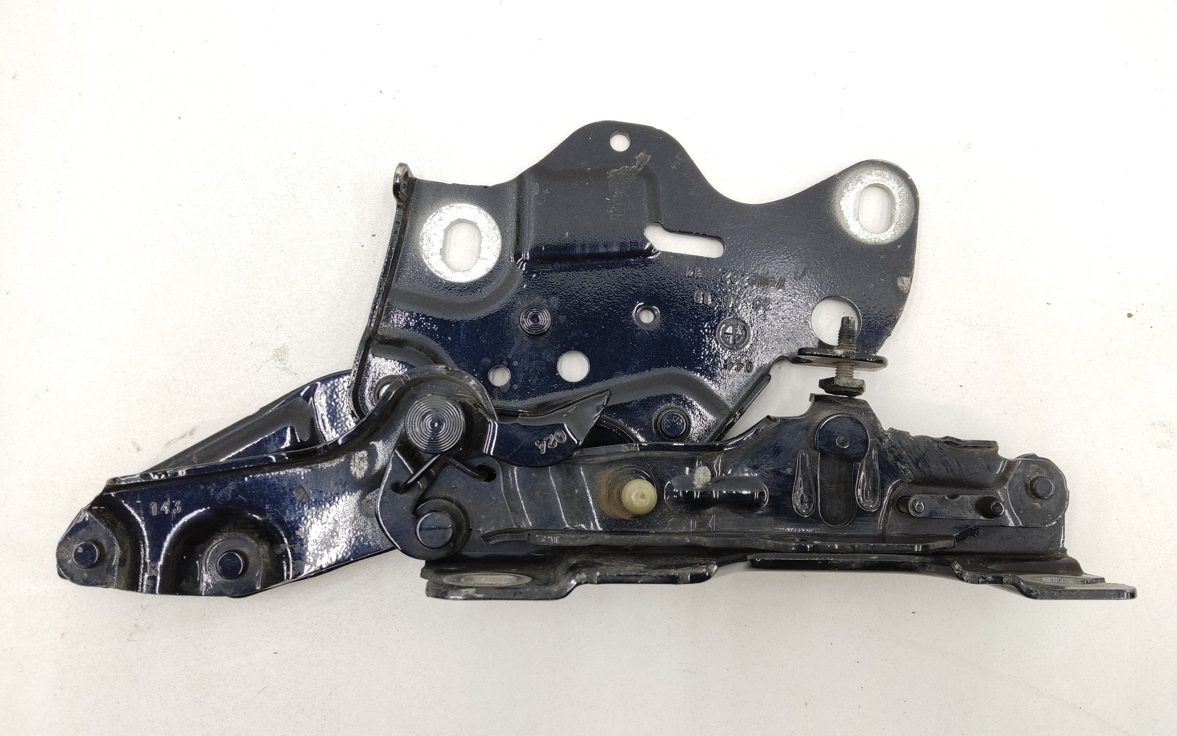 Петля капота правая BMW X5 G05