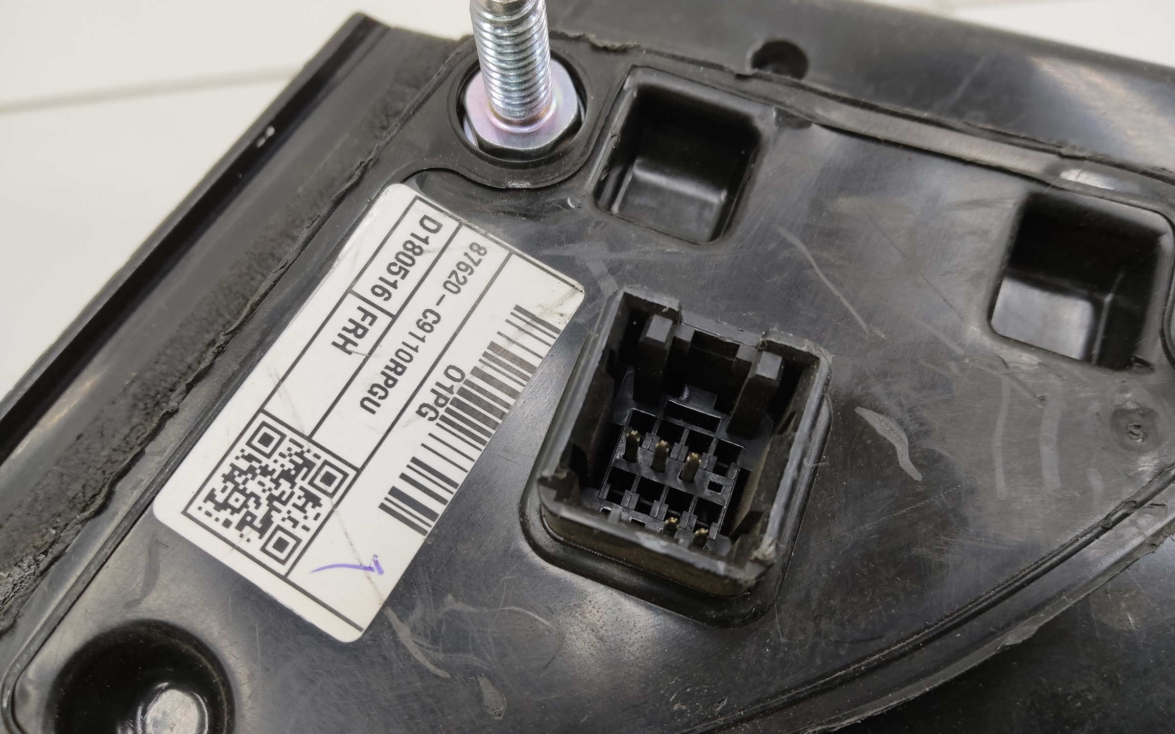 Зеркало правое Hyundai Creta 1 5 контактов