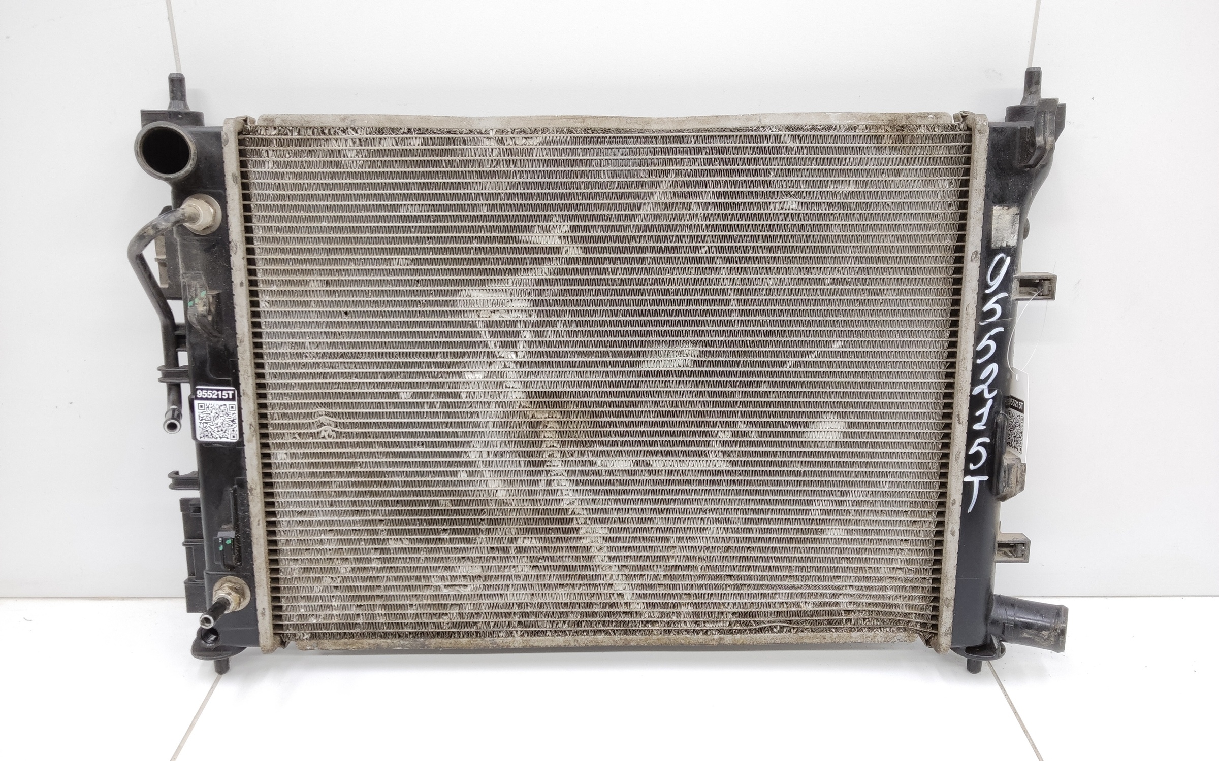 Радиатор охлаждения двигателя Hyundai Solaris 2 A/T