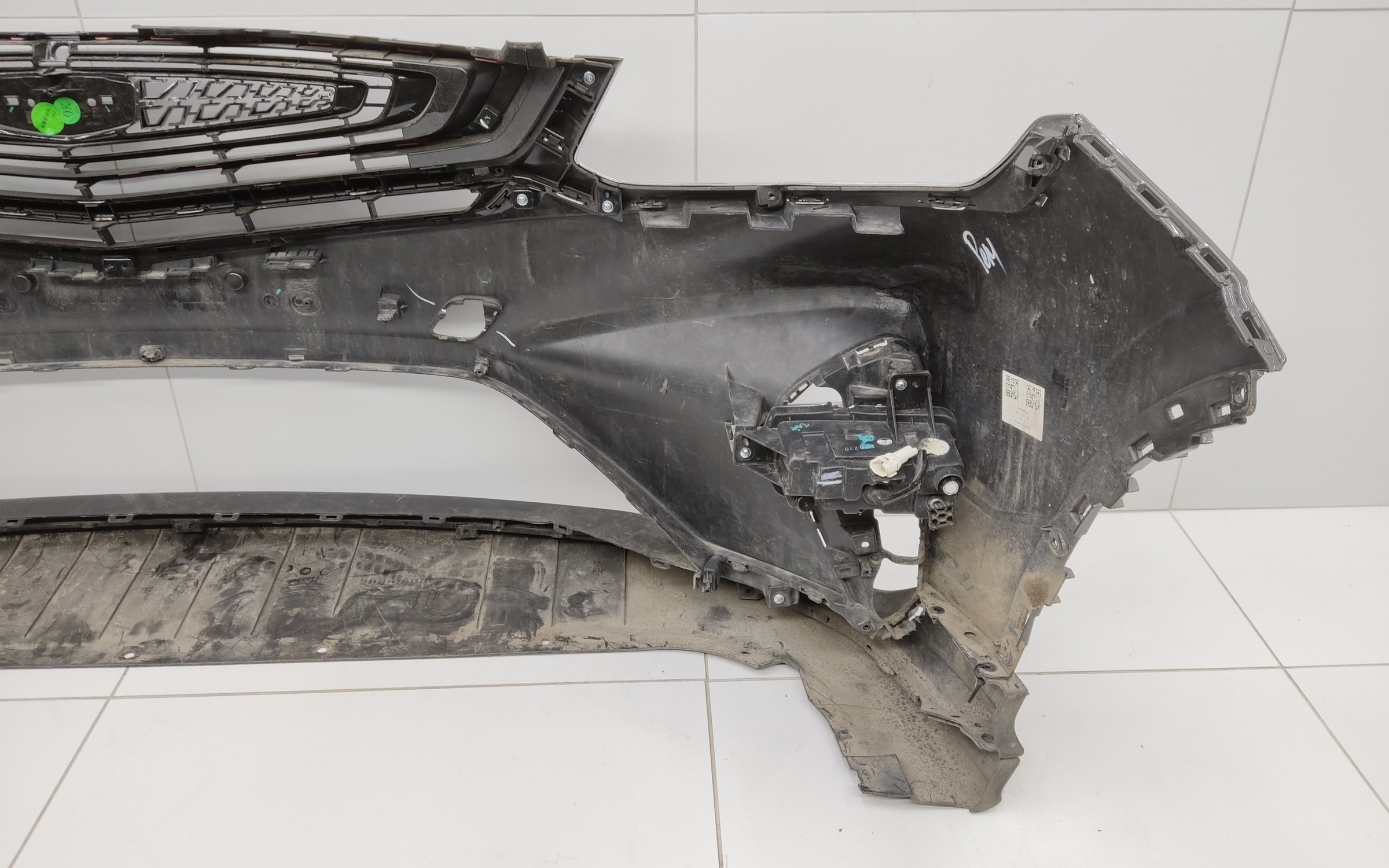 Бампер передний Geely Coolray без парктроников