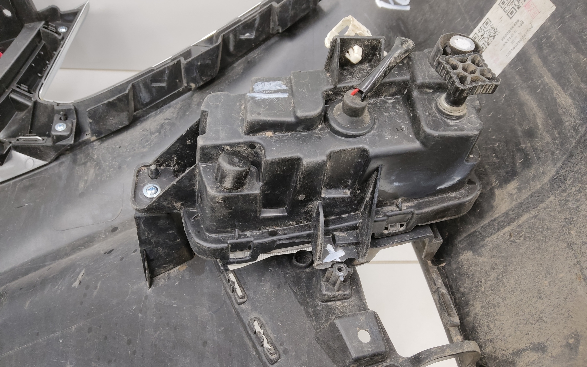 Бампер передний Geely Coolray без парктроников