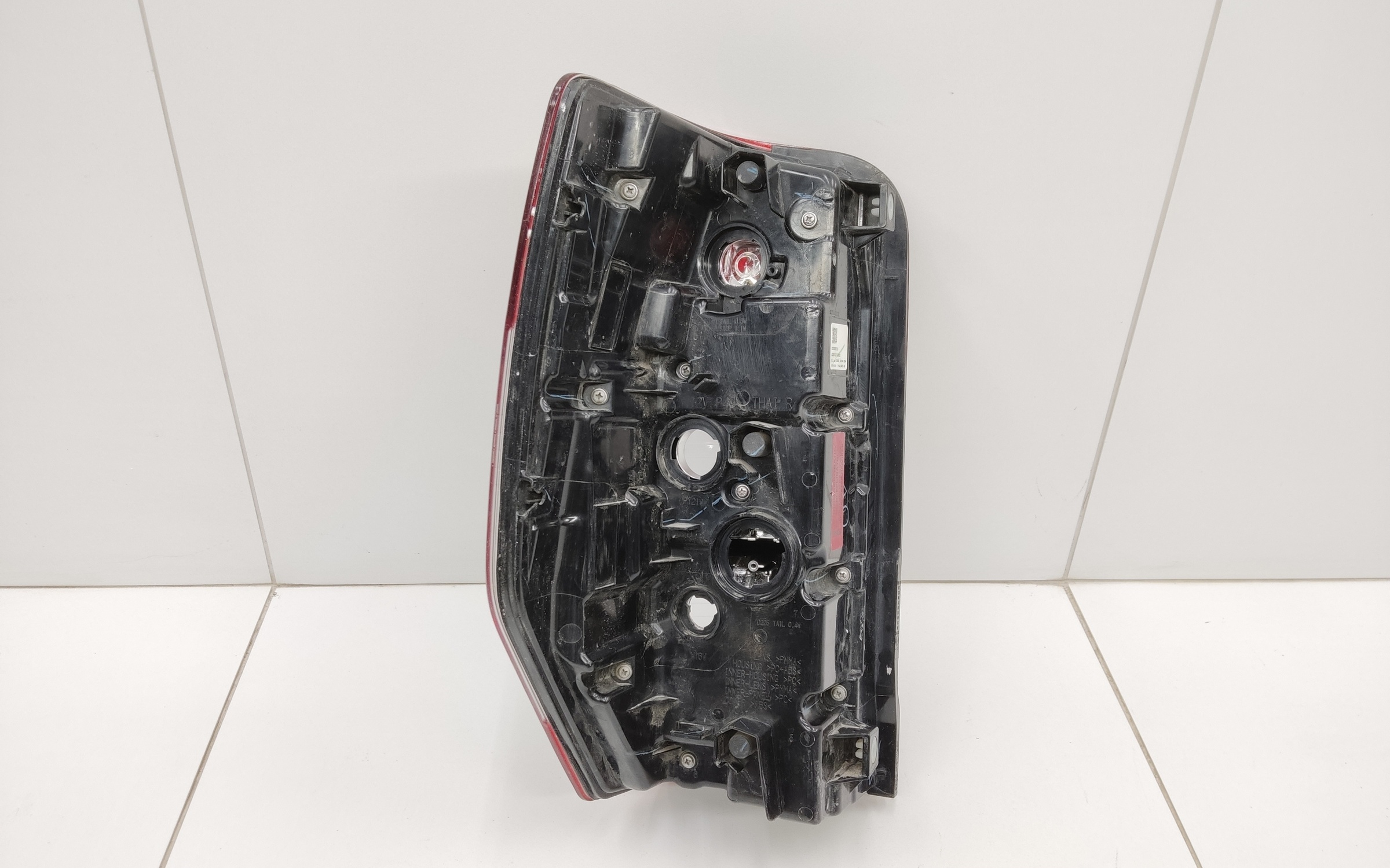 Фонарь задний правый Mitsubishi L200 5 Restail