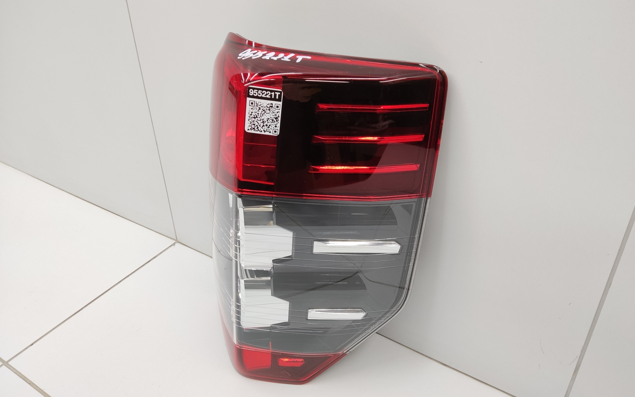 Фонарь задний правый Mitsubishi L200 5 Restail