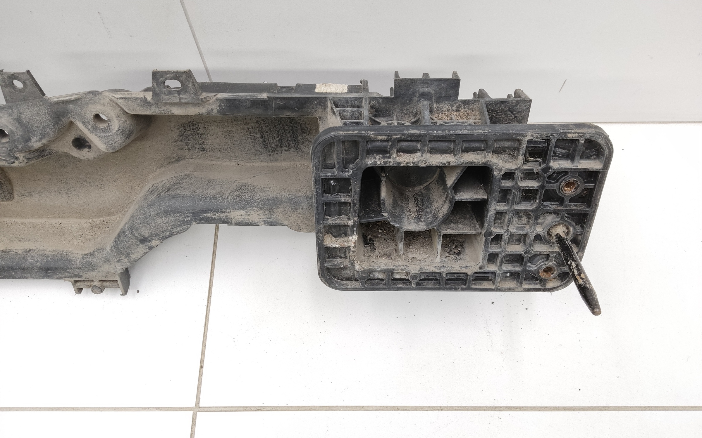 Усилитель заднего бампера Genesis GV80