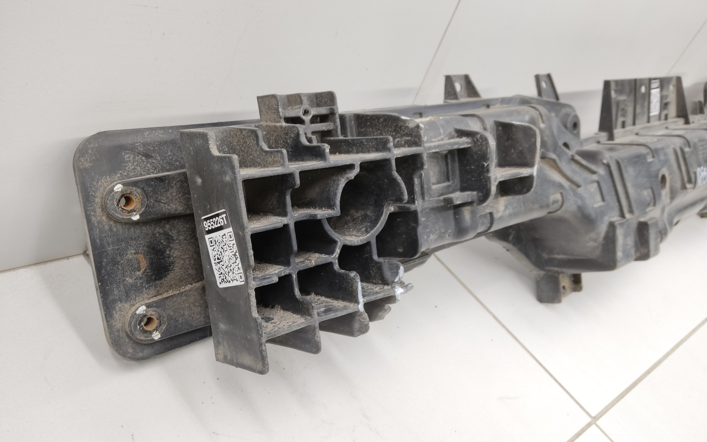 Усилитель заднего бампера Genesis GV80