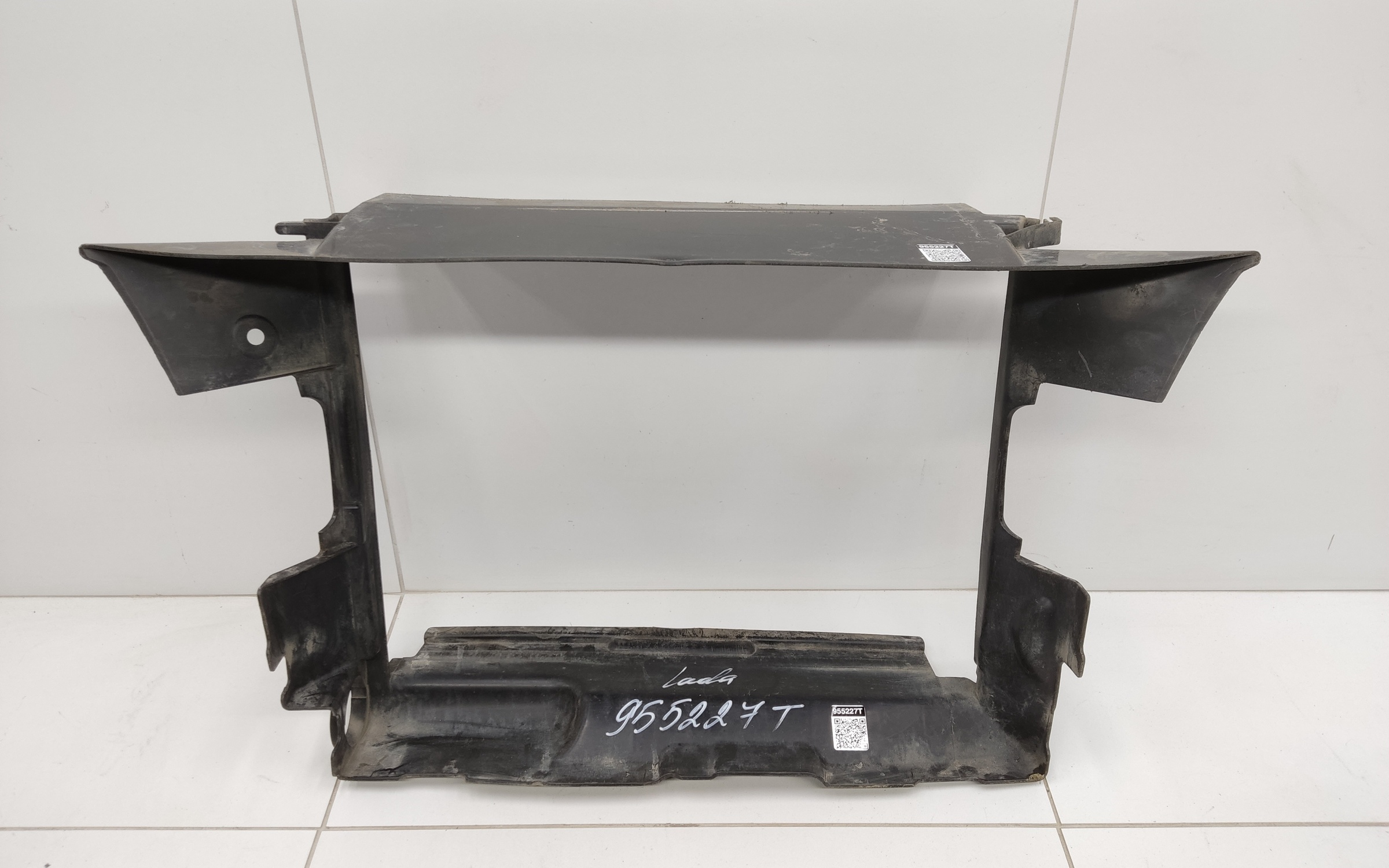 Дефлектор радиатора Lada Vesta