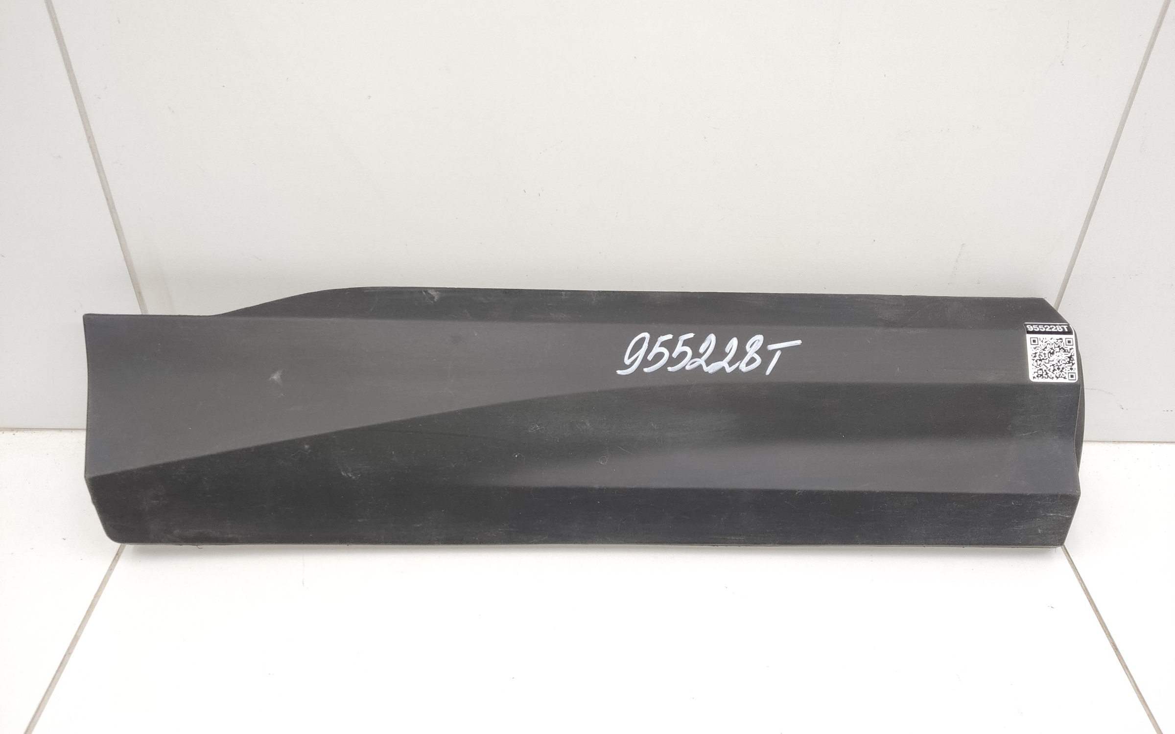 Накладка двери задней правой Geely Coolray Restail