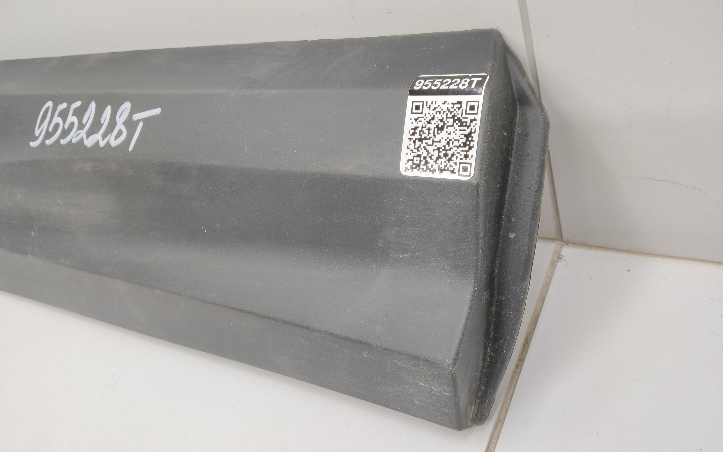 Накладка двери задней правой Geely Coolray Restail