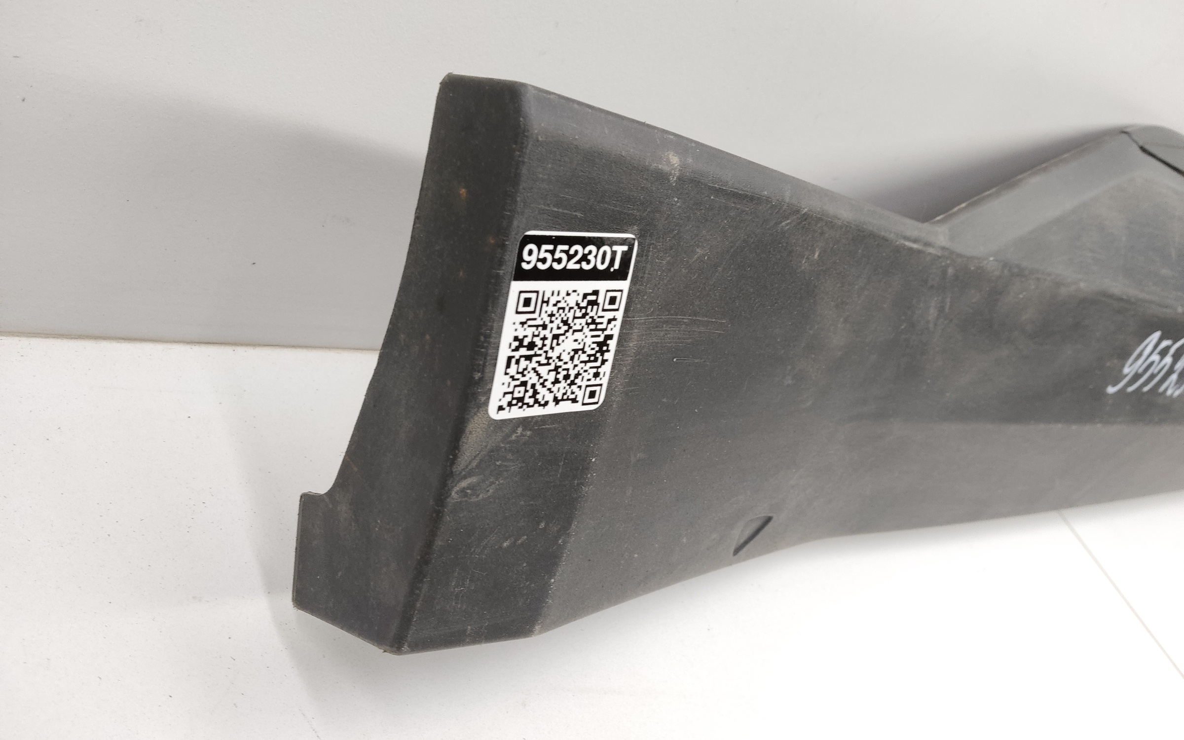 Накладка двери задней правой Geely Atlas 2