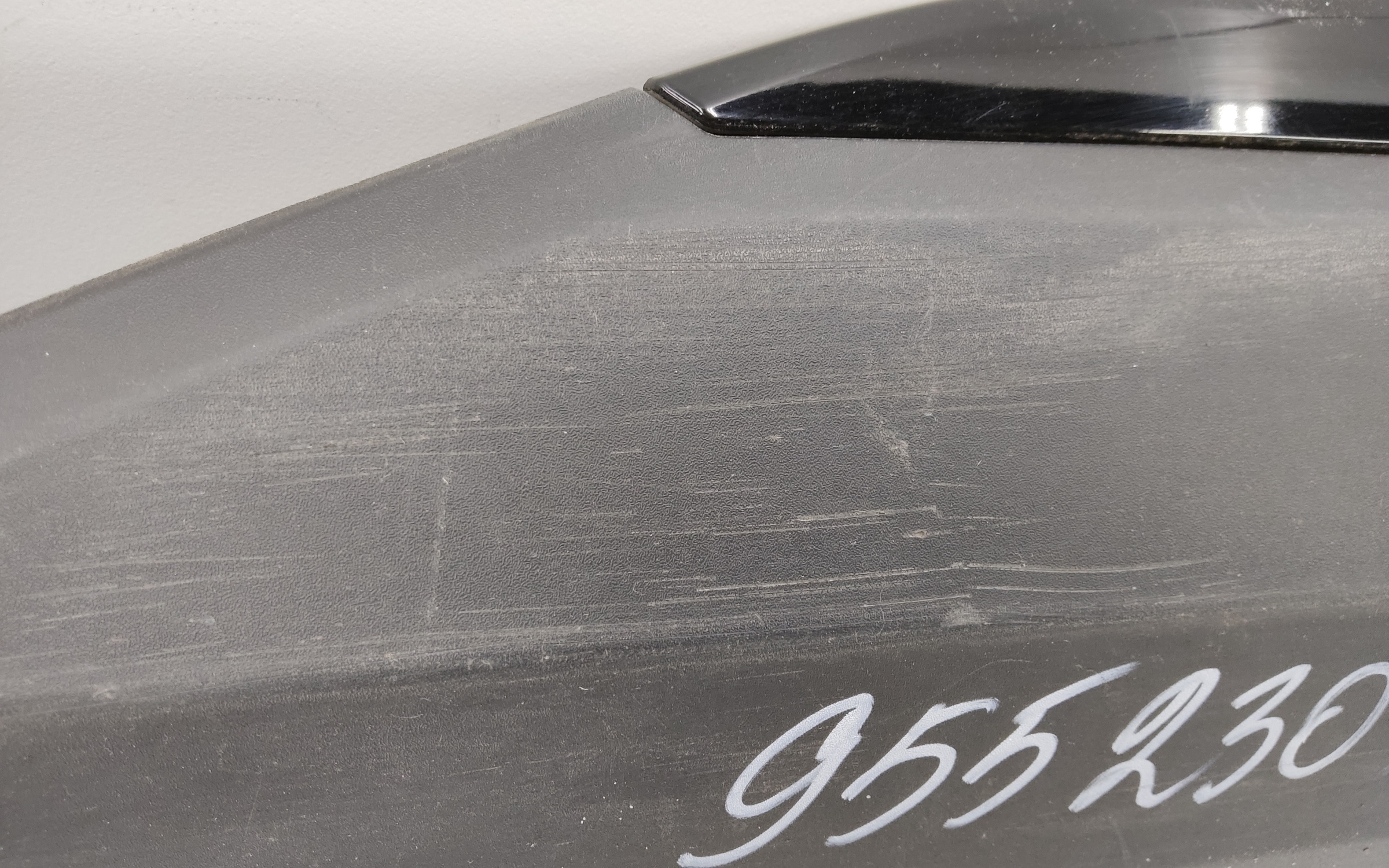 Накладка двери задней правой Geely Atlas 2