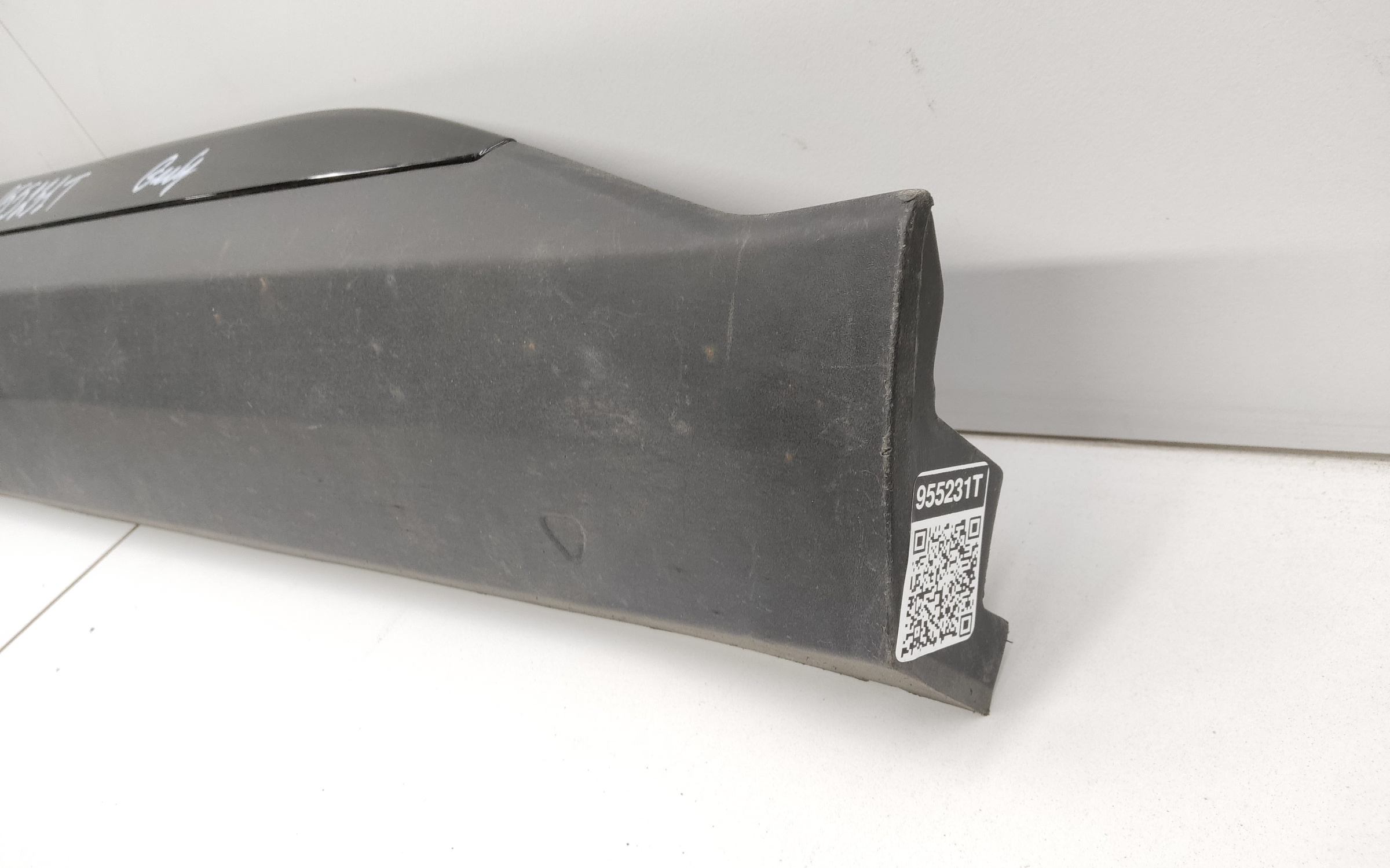 Накладка двери передней правой Geely Atlas 2