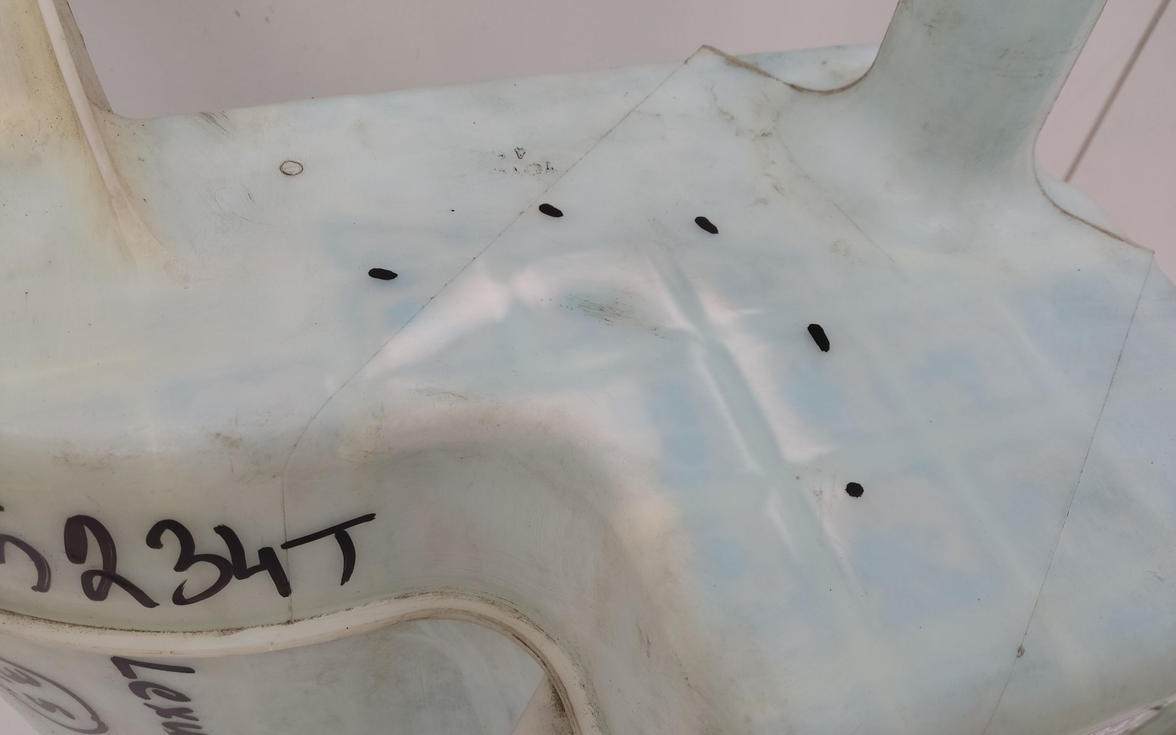 Бачок омывателя Lexus ES 6