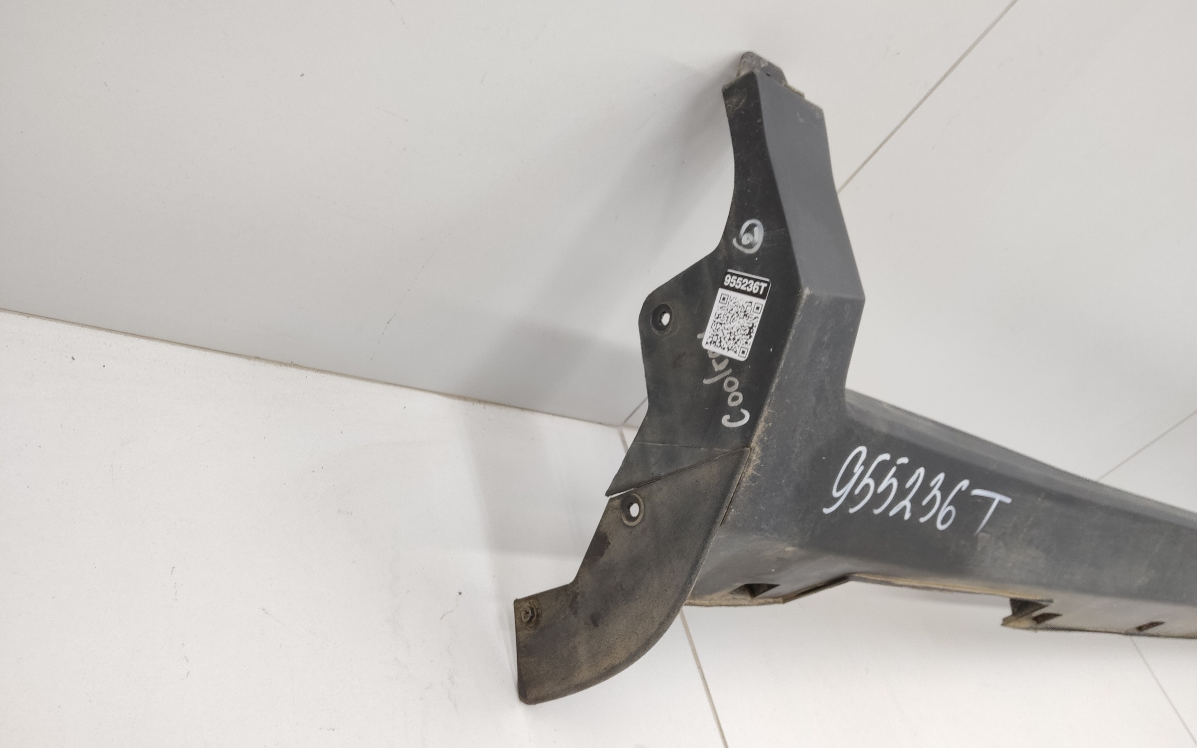 Накладка порога правого Geely Coolray