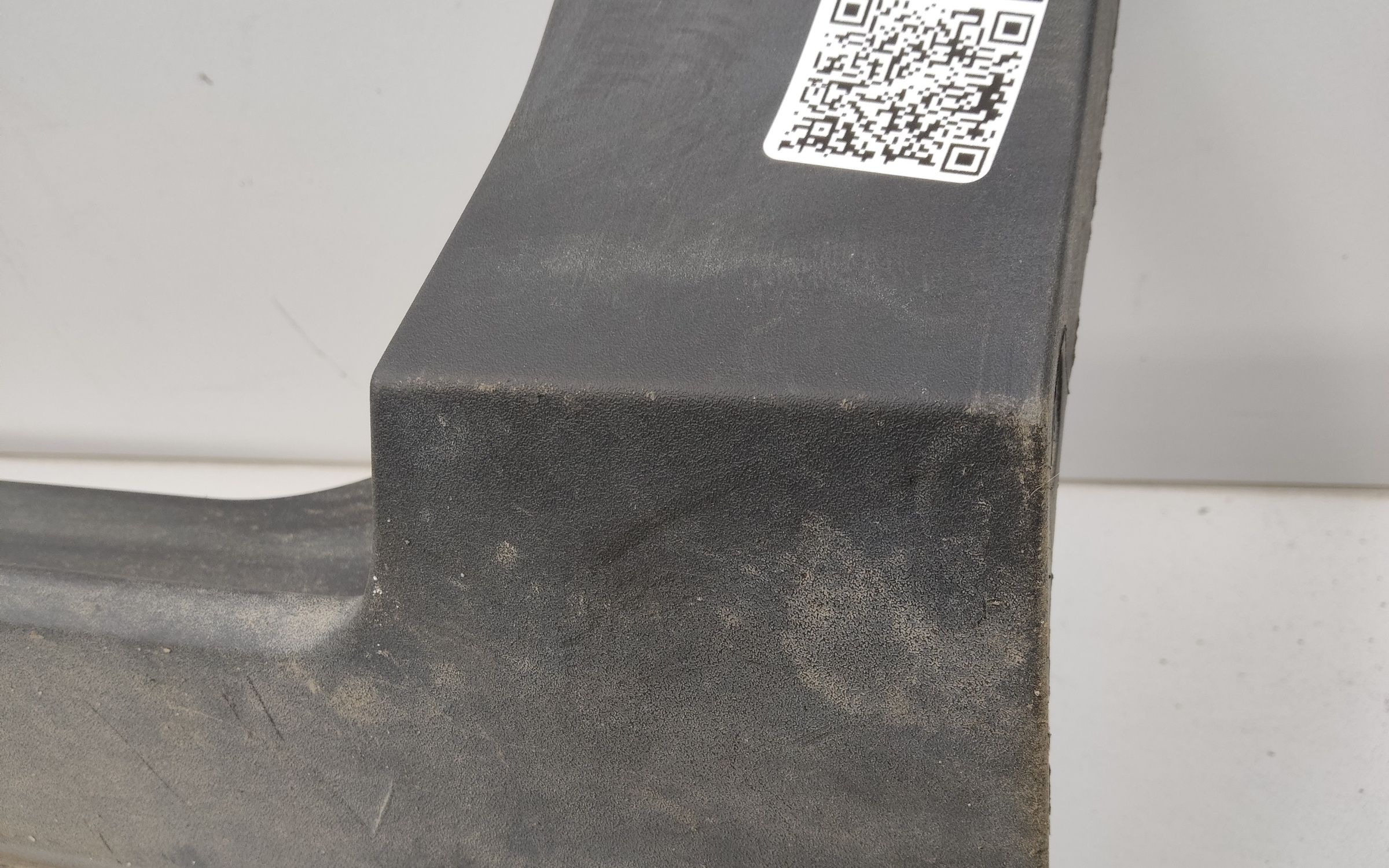 Накладка порога правого Geely Coolray