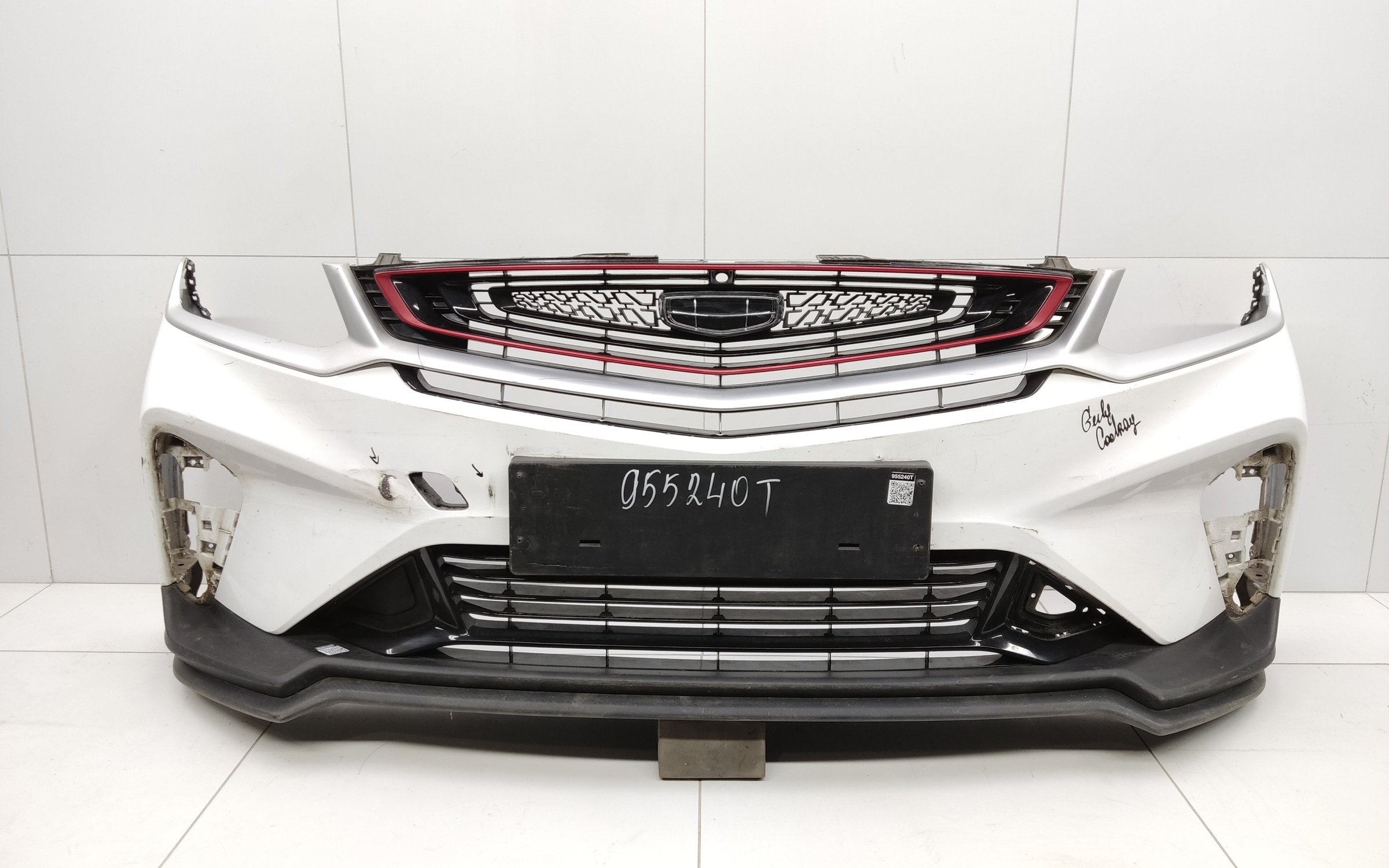 Бампер передний Geely Coolray без парктроников