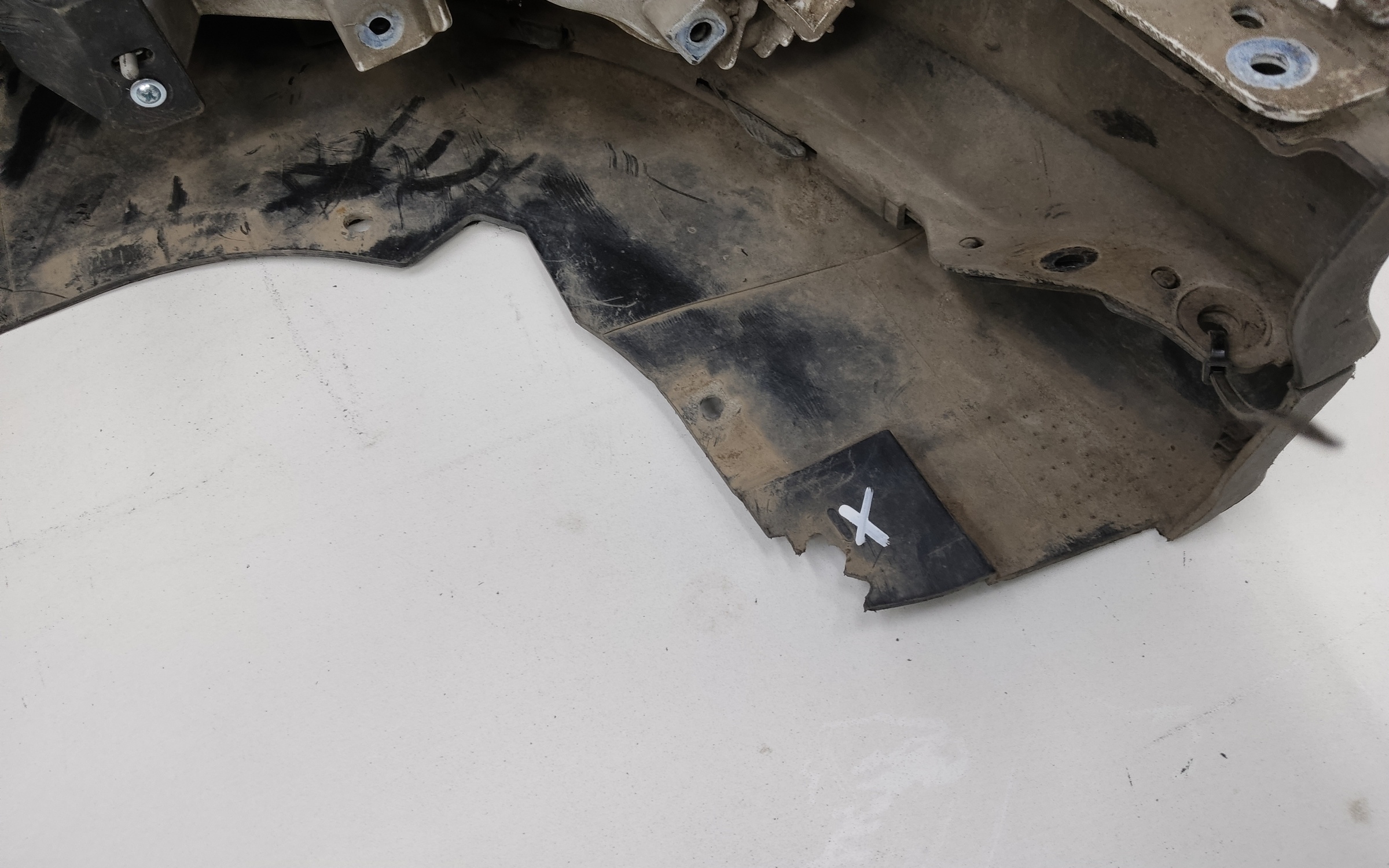 Бампер передний Geely Coolray без парктроников