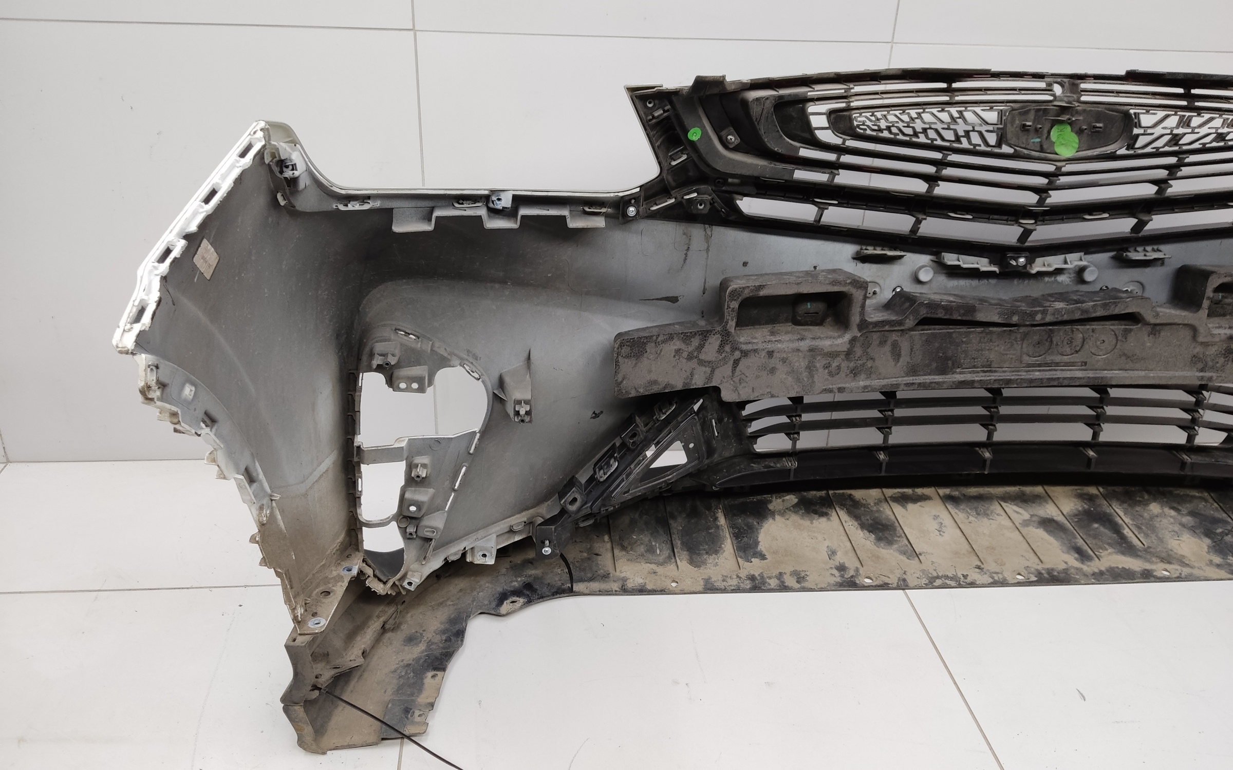 Бампер передний Geely Coolray без парктроников