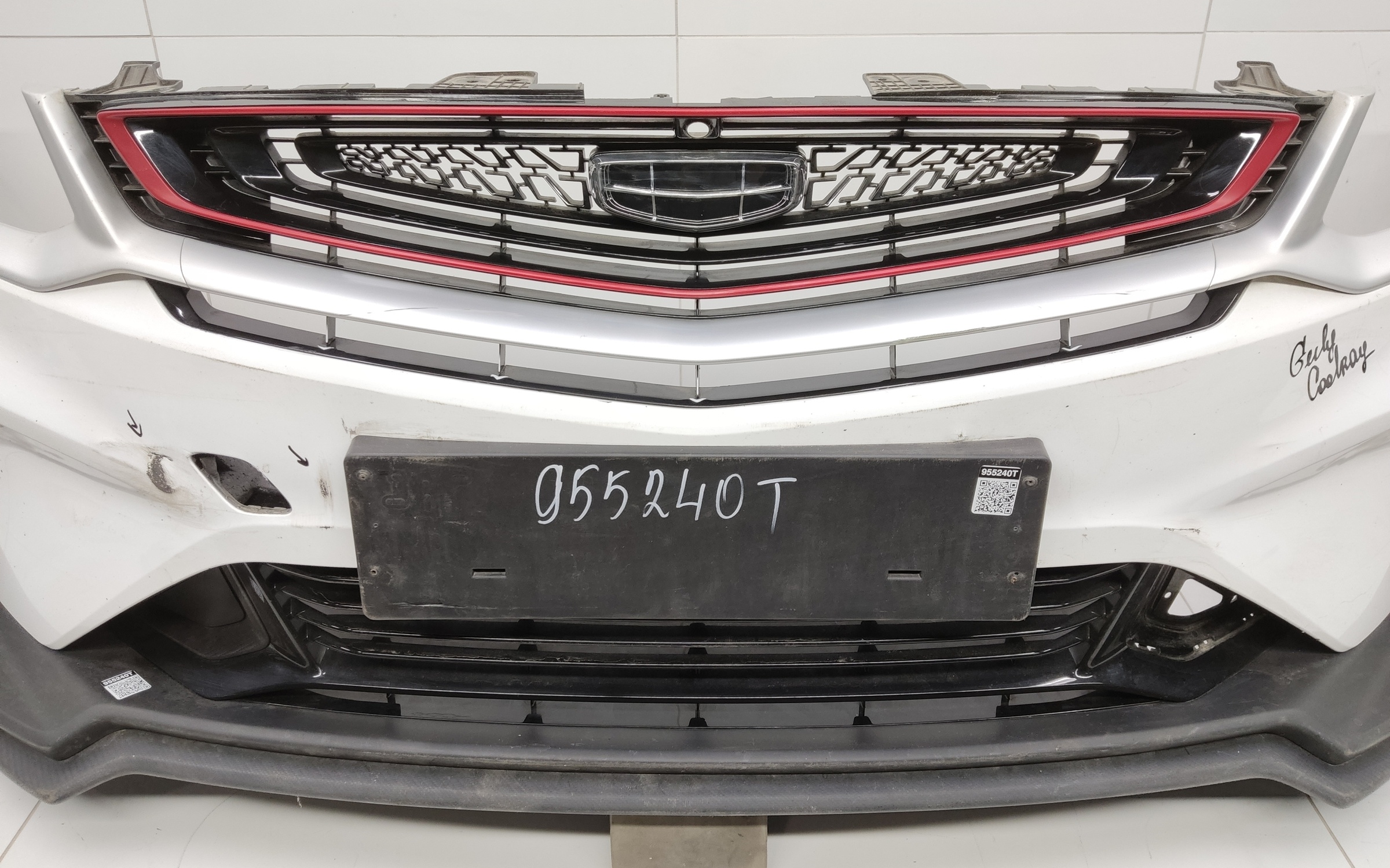Бампер передний Geely Coolray без парктроников