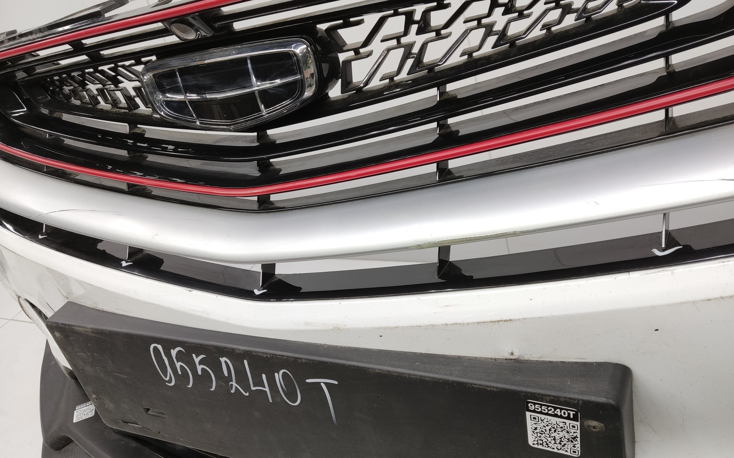 Бампер передний Geely Coolray без парктроников