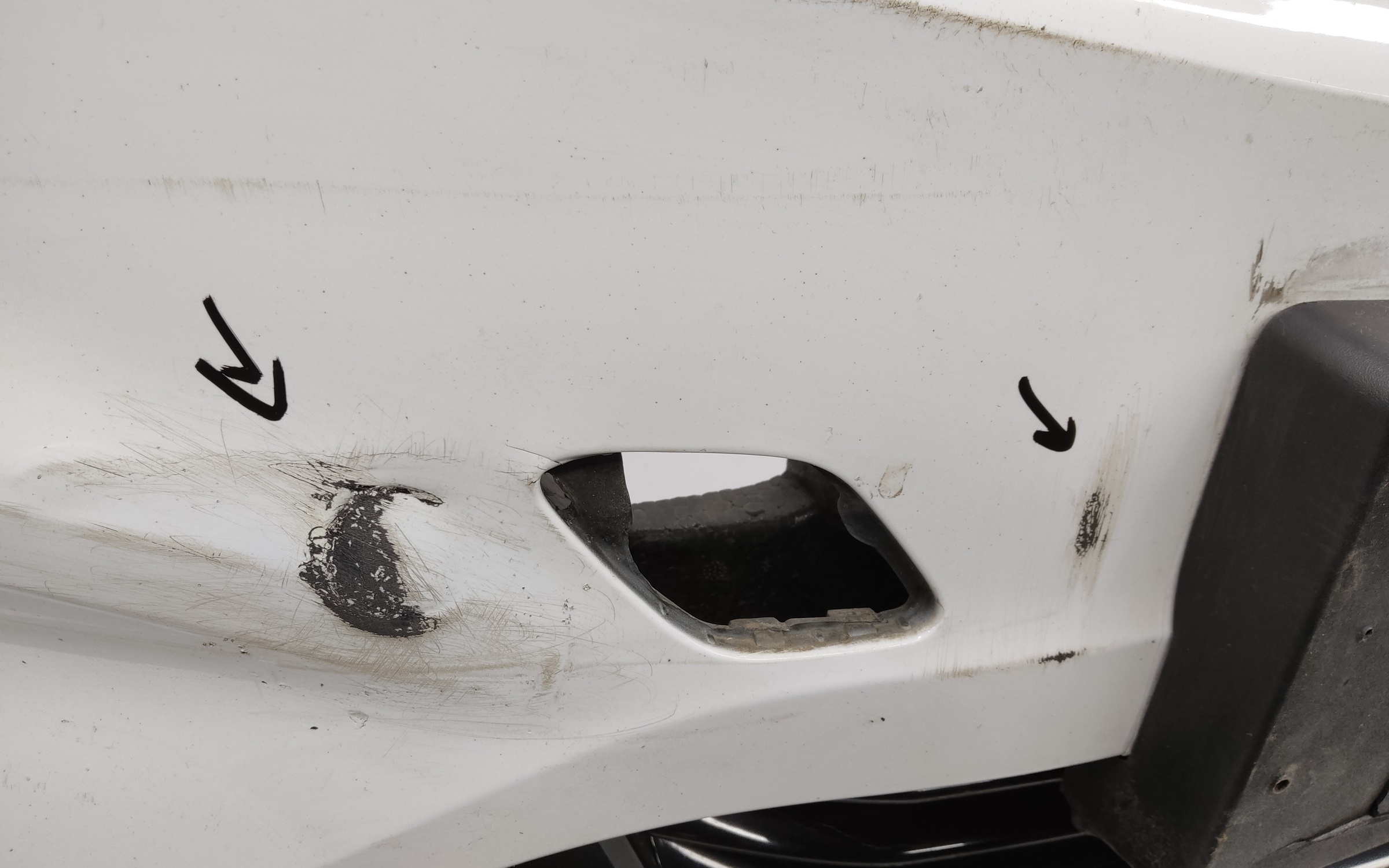 Бампер передний Geely Coolray без парктроников