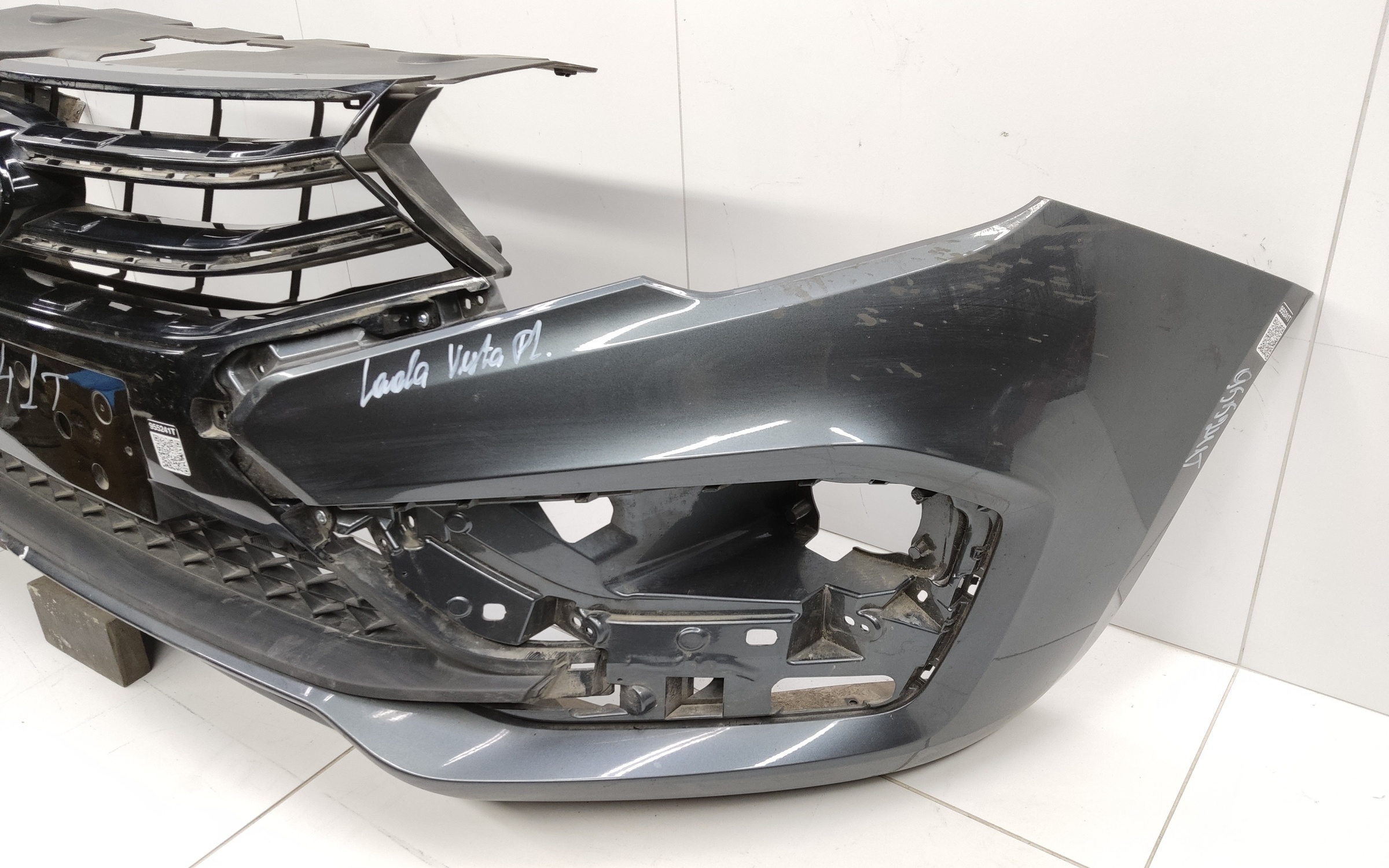 Бампер передний Lada Vesta 1 Restail