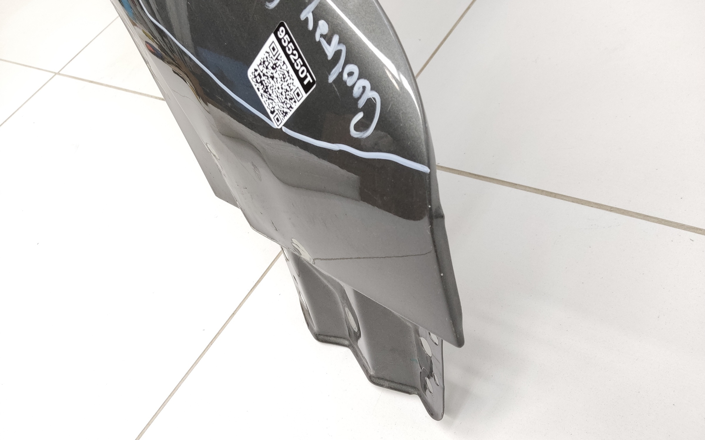 Крыло переднее правое Geely Coolray